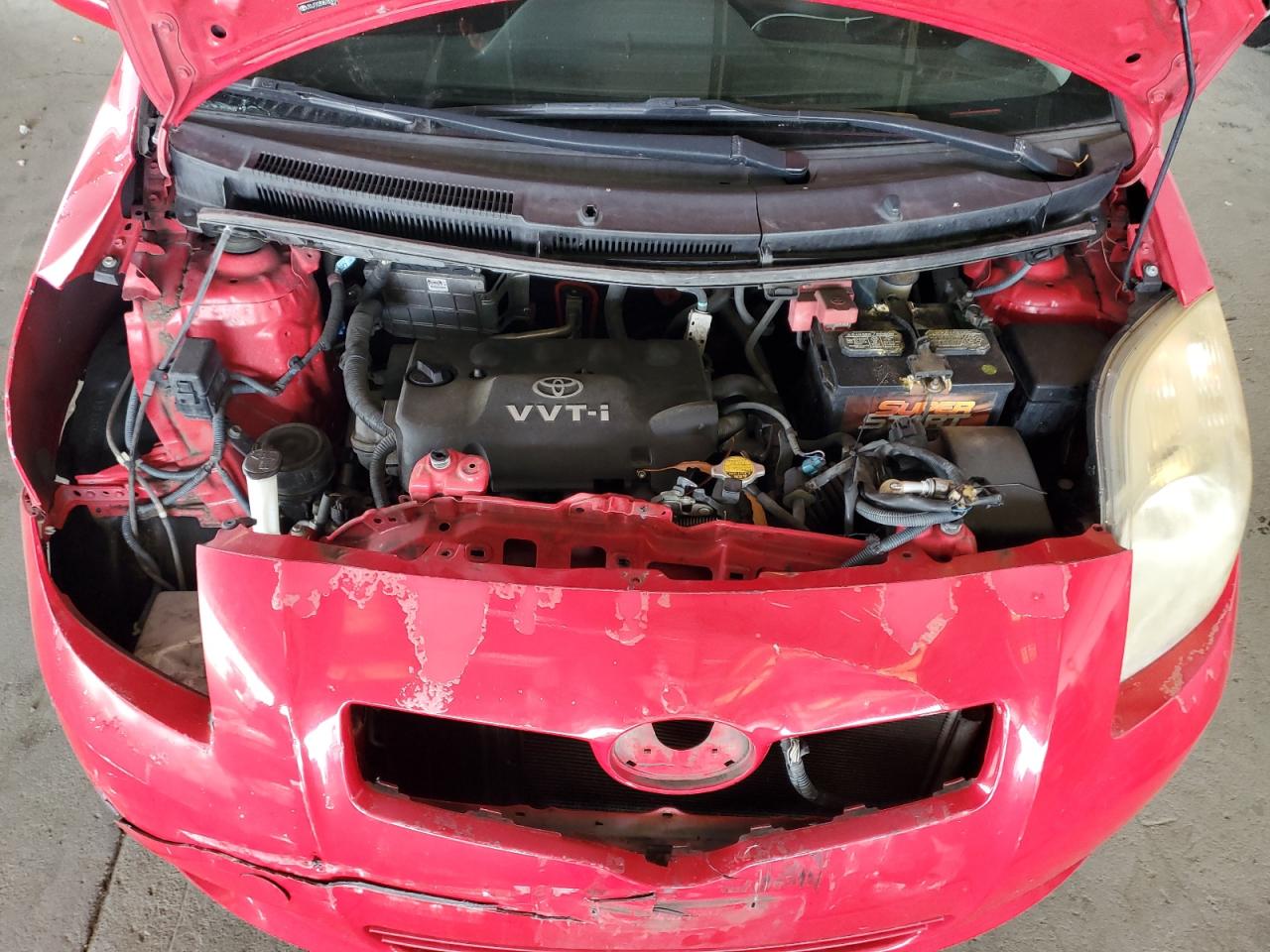 2008 Toyota Yaris Red vin: JTDJT923585180470