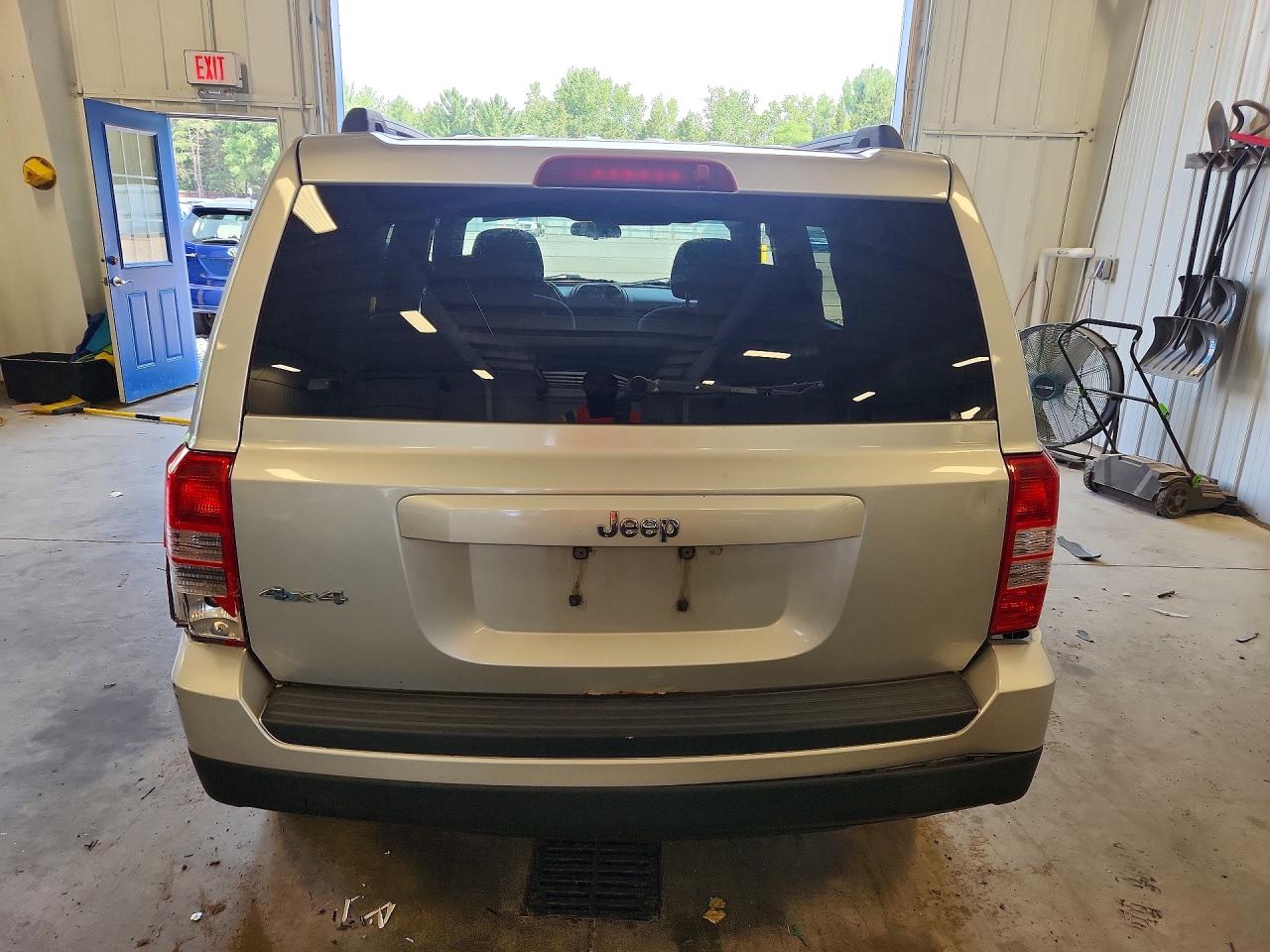 2011 Jeep Patriot Sport Silver vin: 1J4NF1GB9BD258587