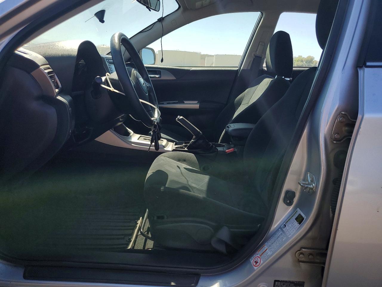 2010 Subaru Impreza 2.5i Silver vin: JF1GE6A64AH517073