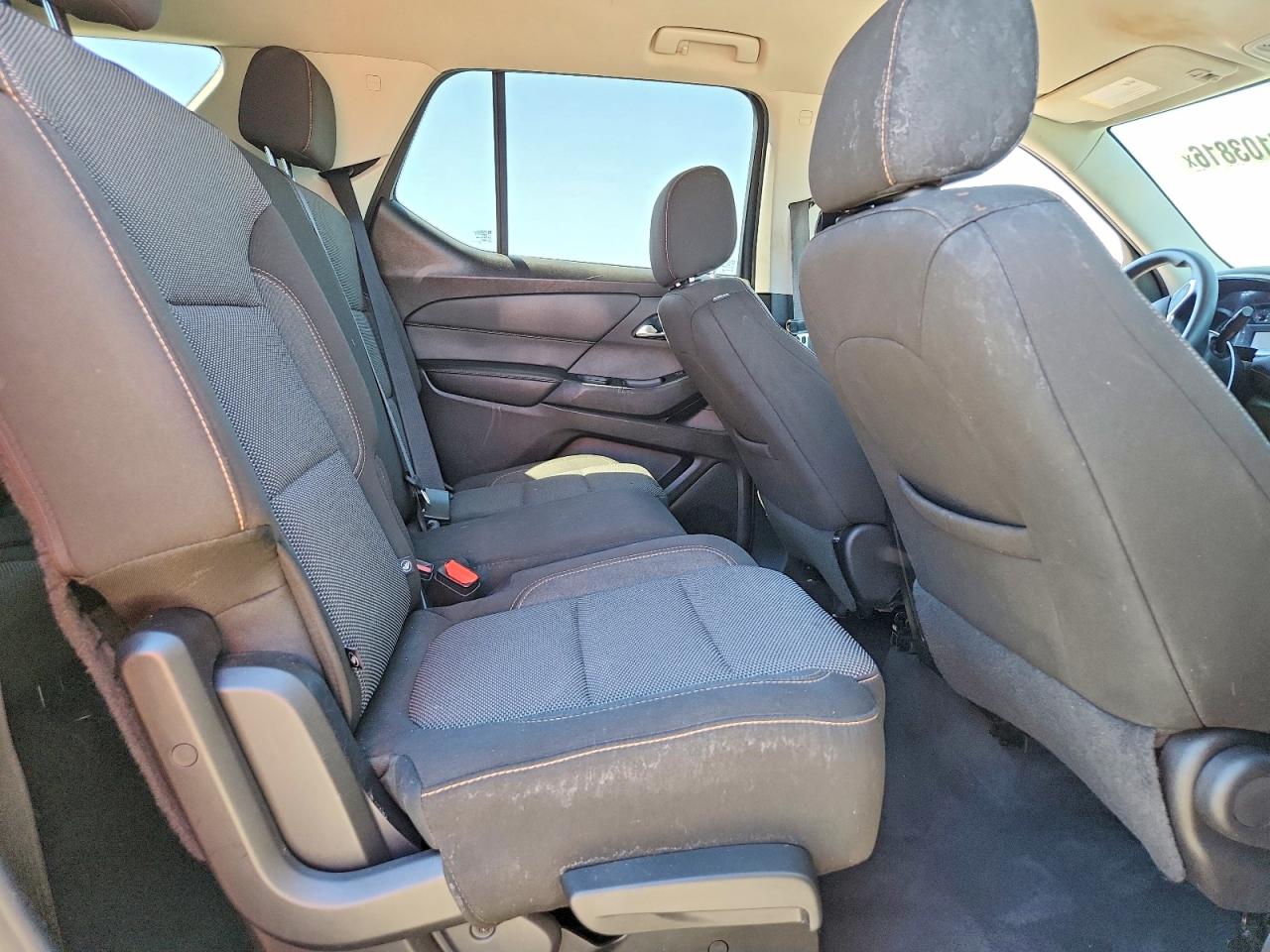 2019 Chevrolet Traverse Ls Серебряный vin: 1GNERFKW1KJ135685