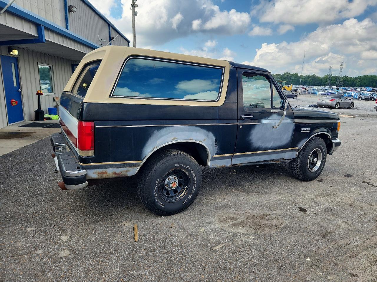 1989 Ford Bronco U100 Black vin: 1FMEU15H1KLB15458
