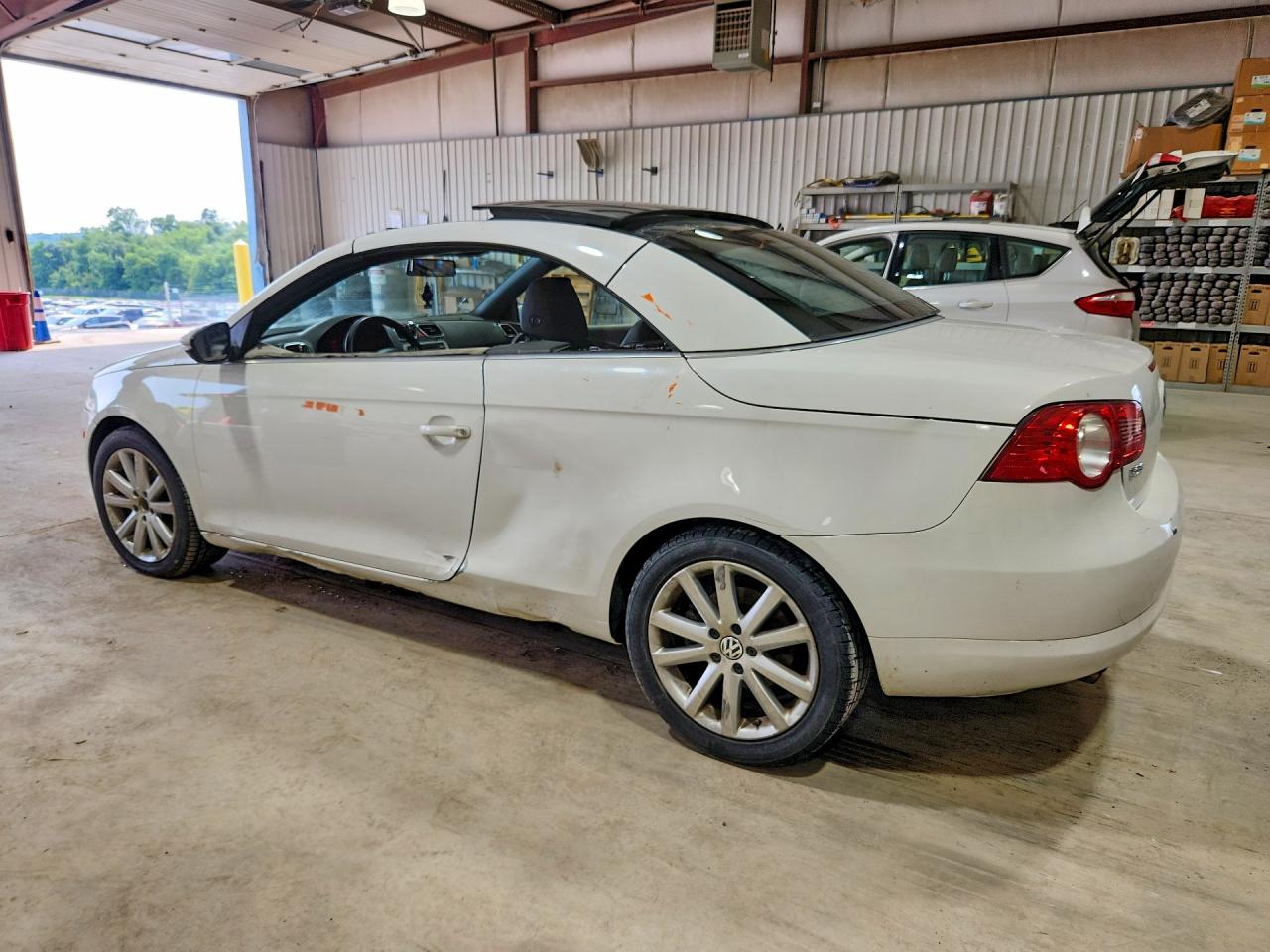 2009 Volkswagen Eos Turbo White vin: WVWBA71F79V018707