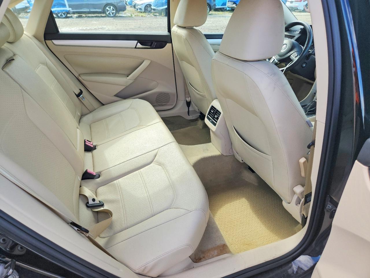 2013 Volkswagen Passat Se Black vin: 1VWBH7A33DC135736