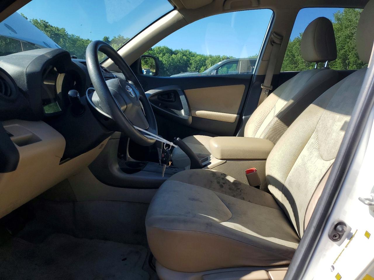 2009 Toyota Rav4 Base White vin: 2T3ZF33VX9W010333