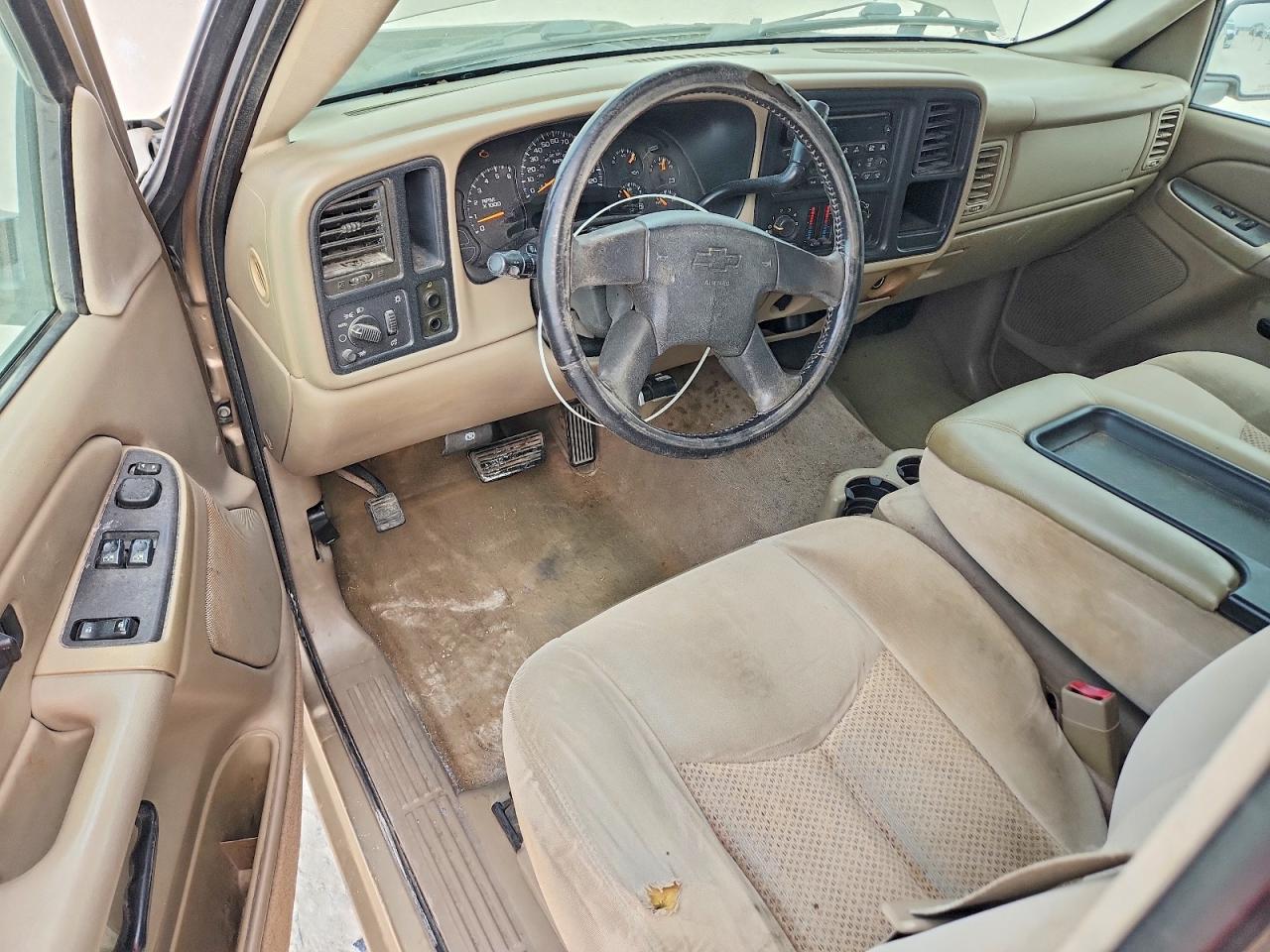 2005 Chevrolet Silverado C1500 Золотой vin: 2GCEC19V951310872