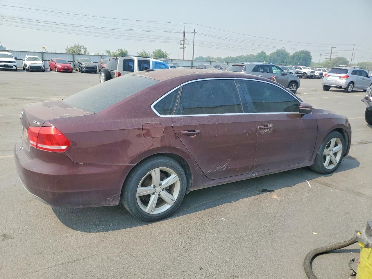 2012 Volkswagen Passat Se Burgundy vin: 1VWBN7A35CC010423