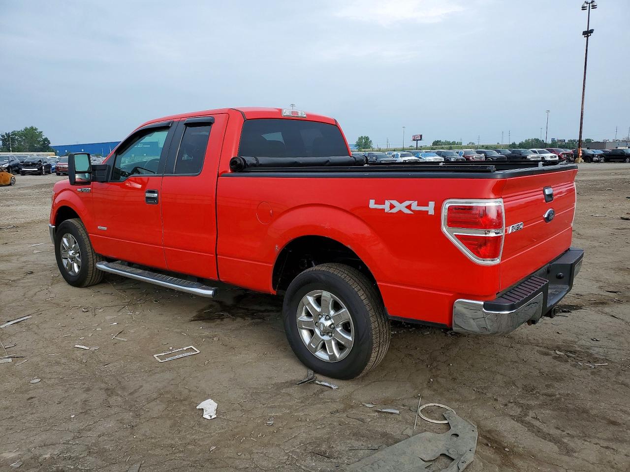 2013 Ford F150 Super Cab Red vin: 1FTFX1ET5DFA44853