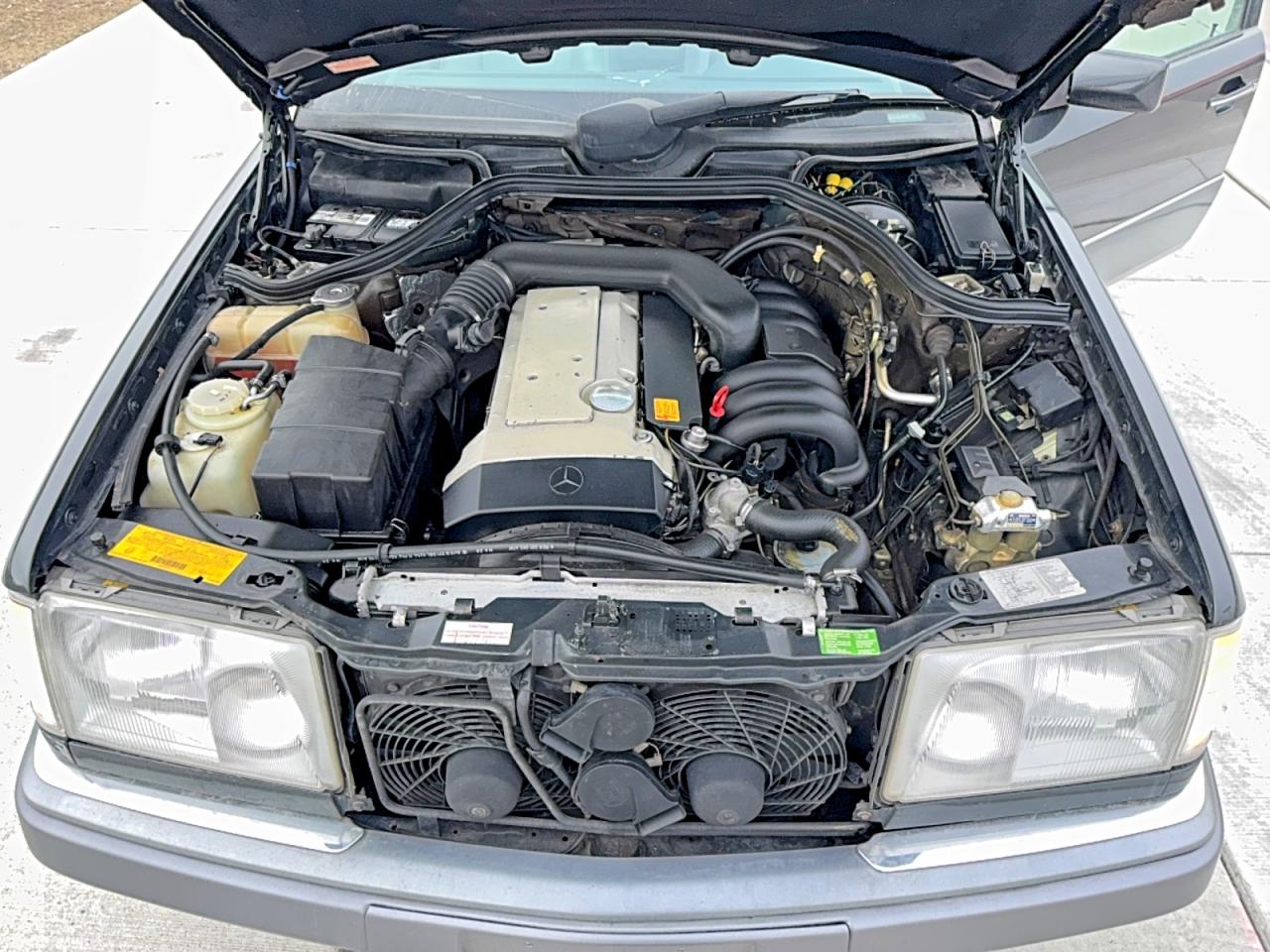 1995 Mercedes-benz E 320 Base Charcoal vin: WDBEA32E0SC200311
