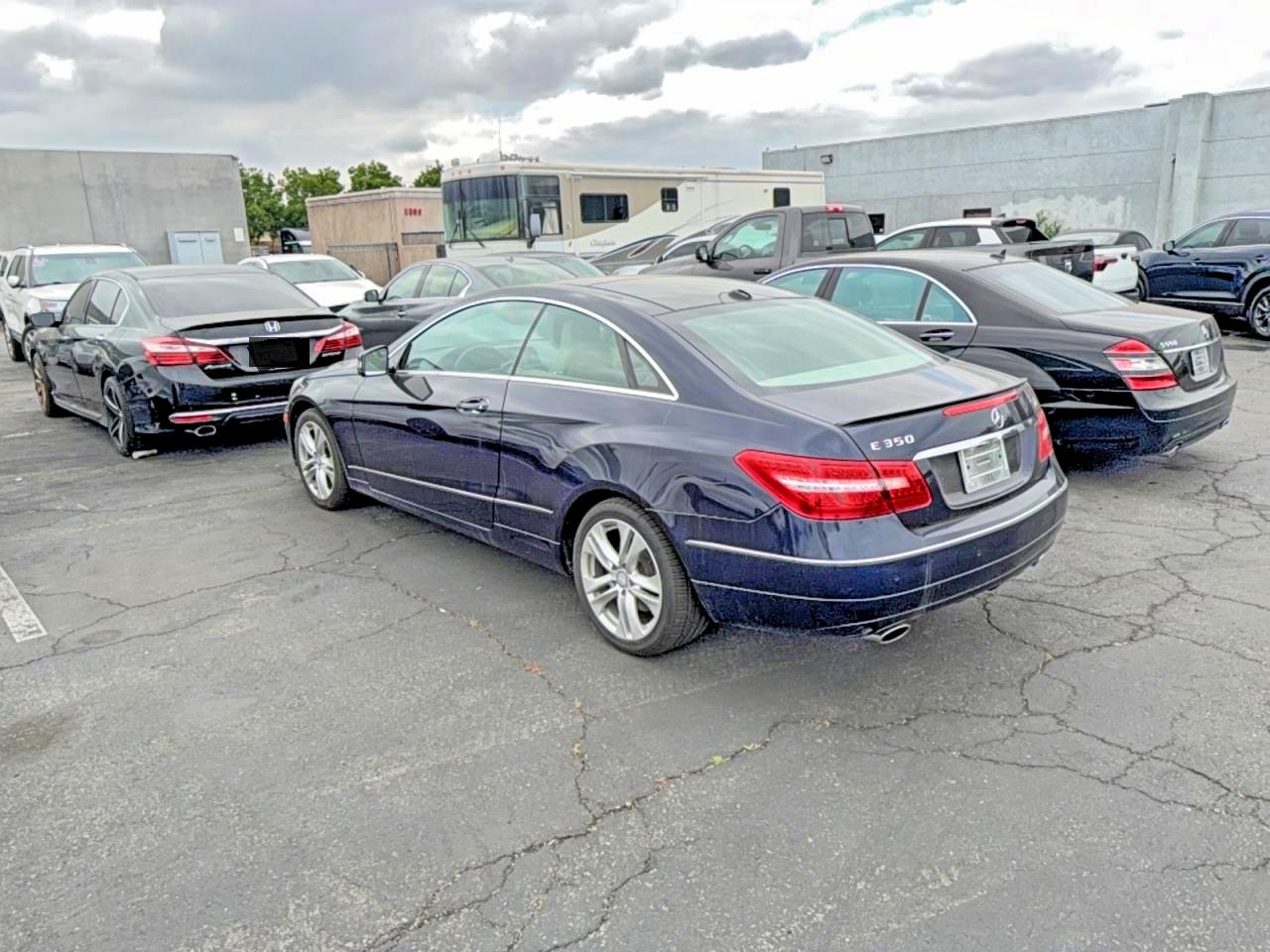 2011 Mercedes-benz E 350 Синий vin: WDDKJ5GB1BF093708