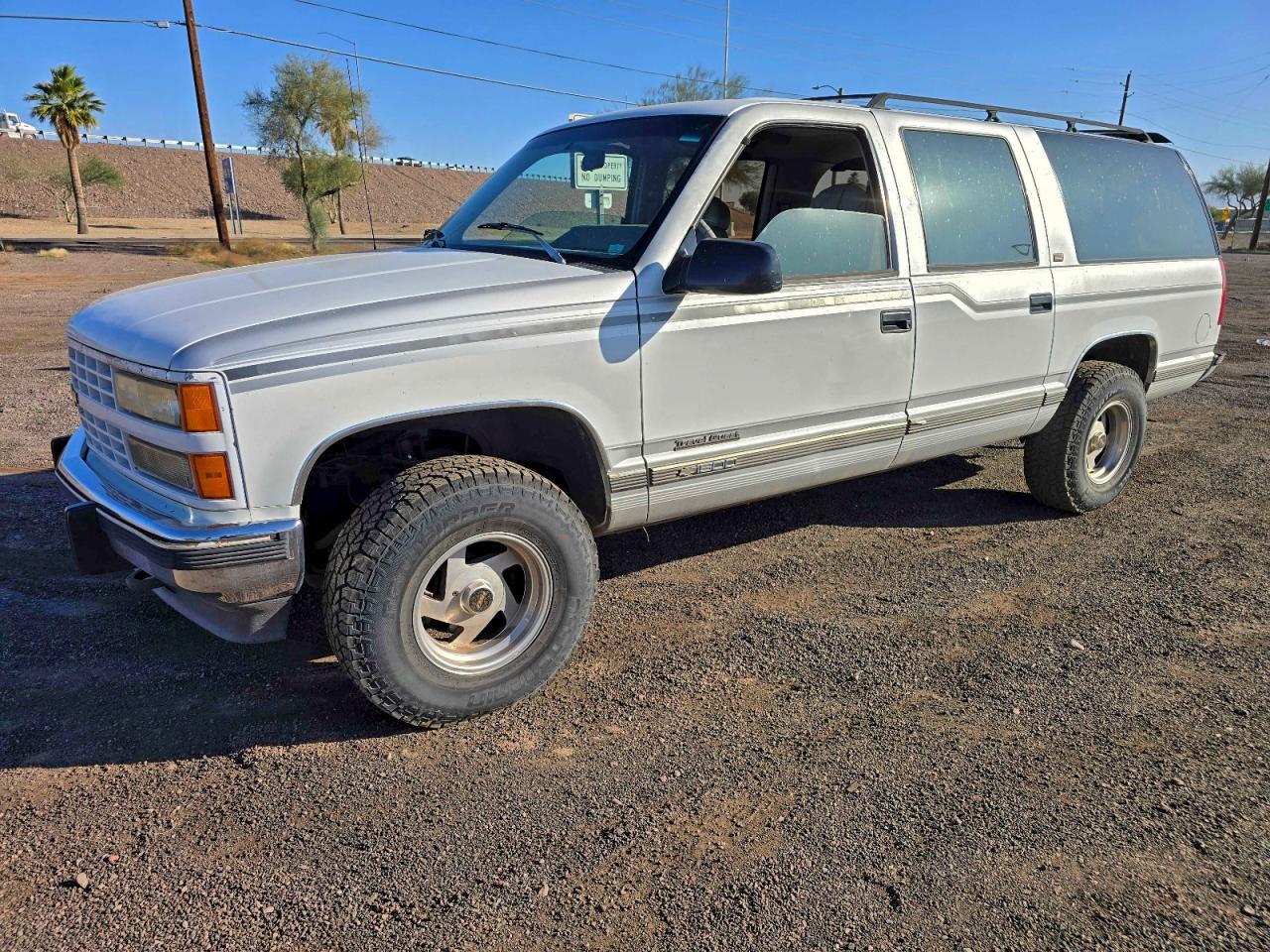 1993 Chevrolet Suburban K1500 Двухцветный vin: 1GBFK16K7PJ358367