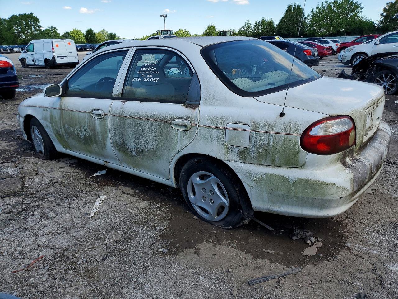 2001 Kia Sephia Base White vin: KNAFB121615011750