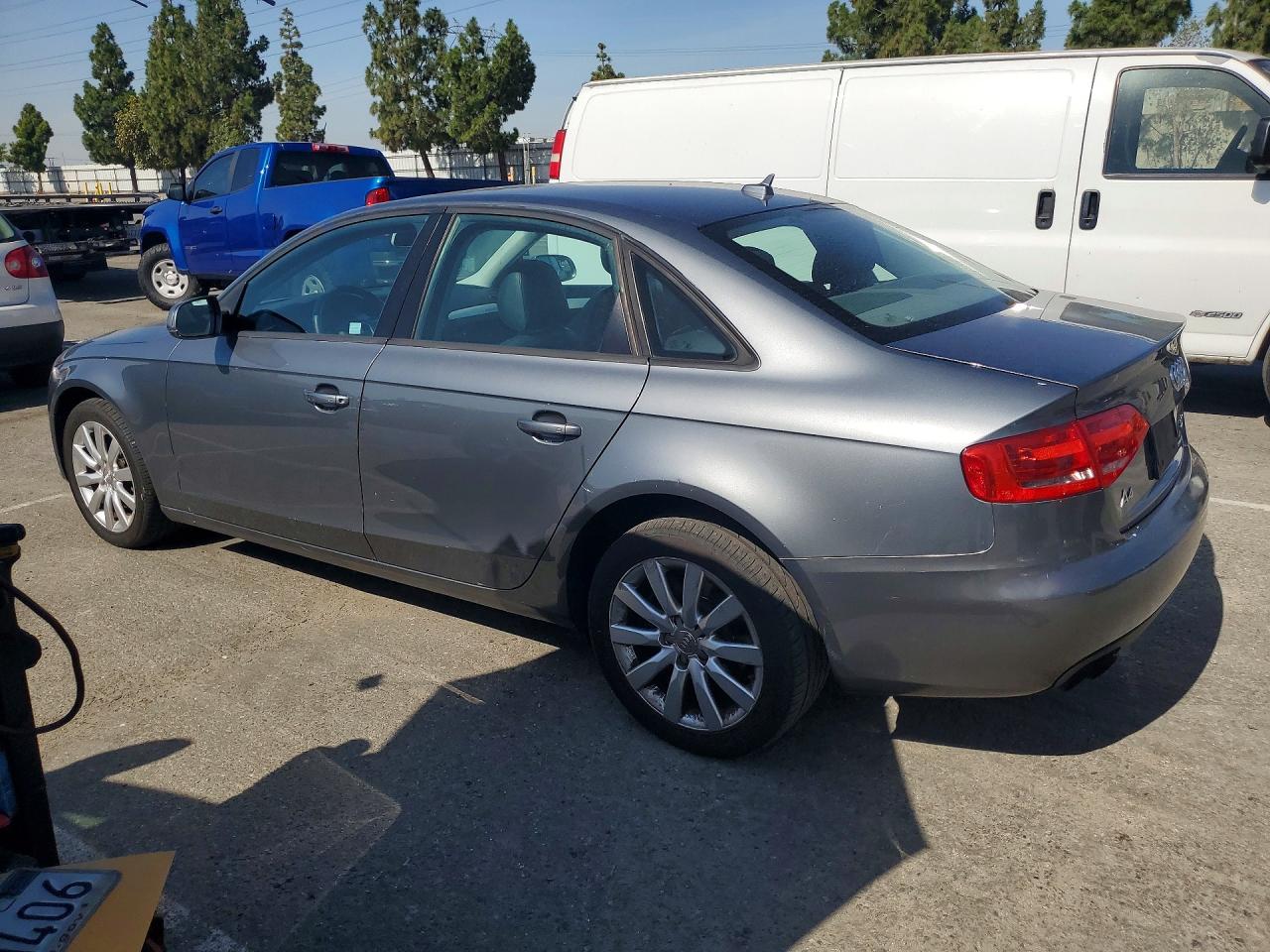 2012 Audi A4 Premium Silver vin: WAUBFAFL8CA047612