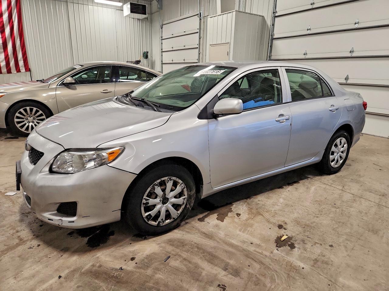 2010 Toyota Corolla Le Silver vin: 1NXBU4EE9AZ216928