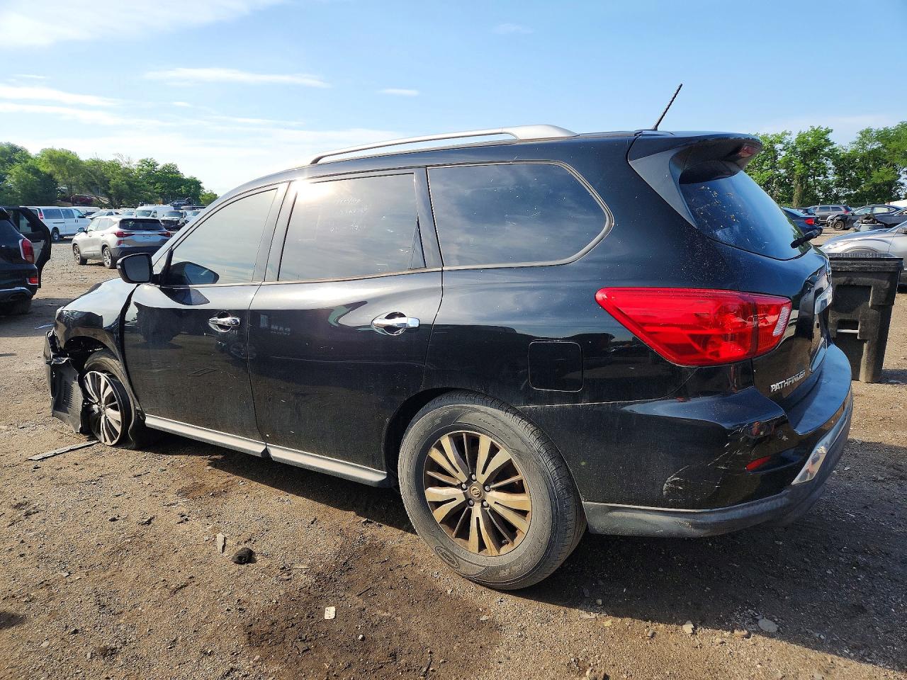 2018 Nissan Pathfinder Sv Black vin: 5N1DR2MM6JC603241