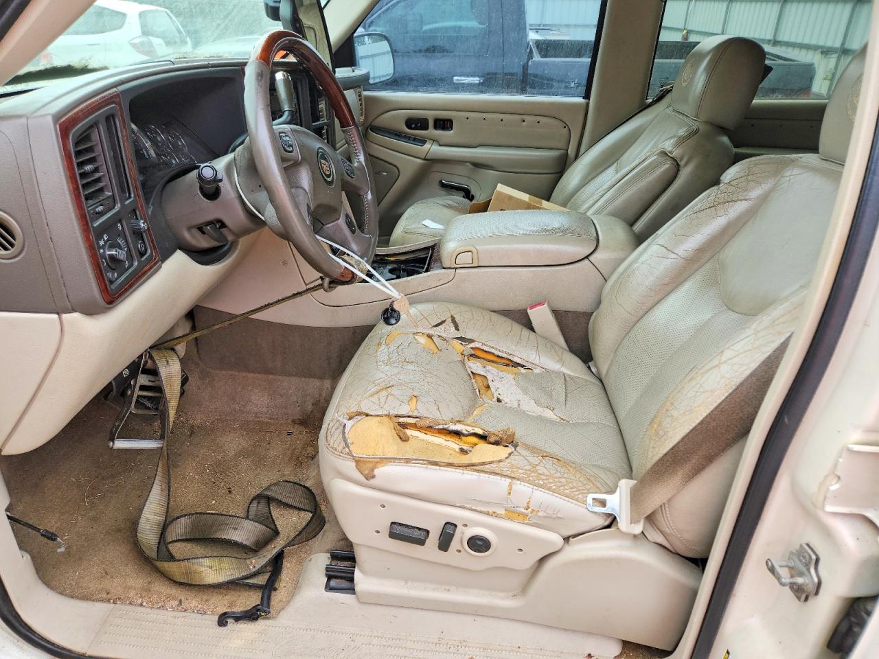 2005 Cadillac Escalade Luxury White vin: 1GYEC63N15R258144