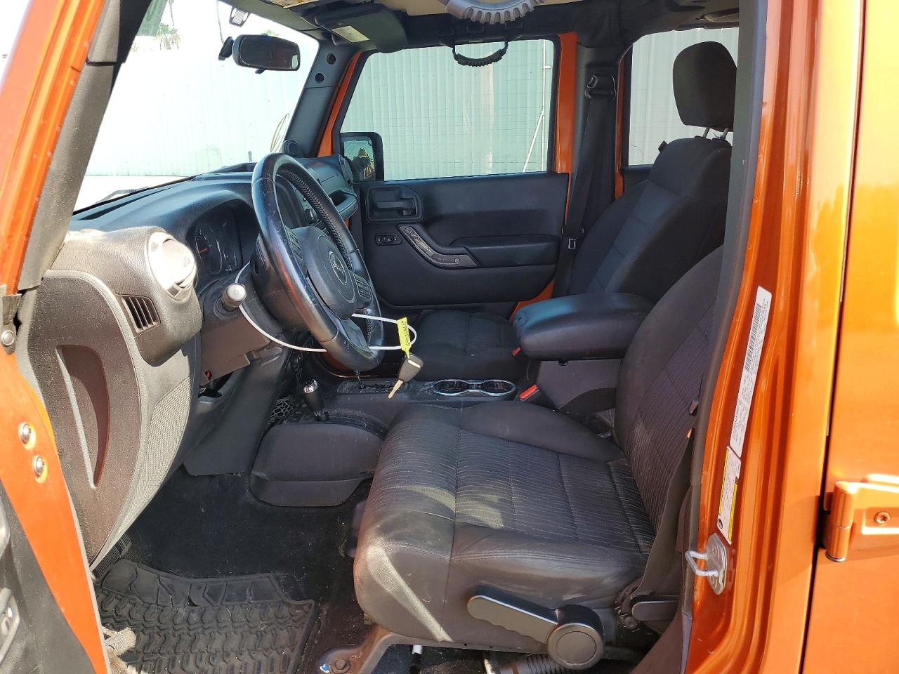 2011 Jeep Wrangler Unlimited Sport Оранжевый vin: 1J4HA3H13BL520624