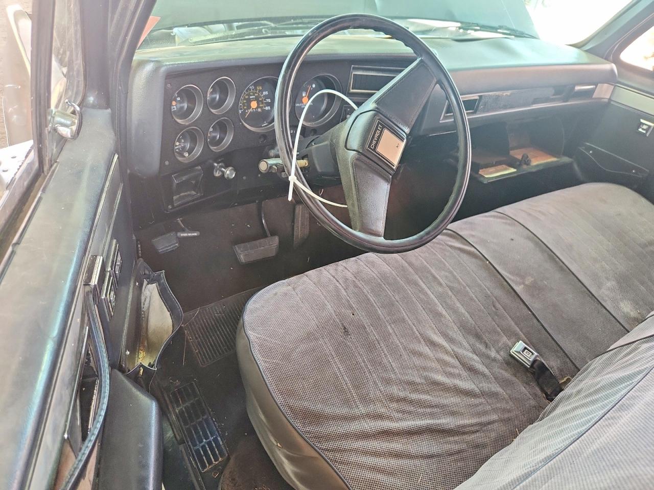1986 Chevrolet C10 Two Tone vin: 1GCEC14H0GF358564