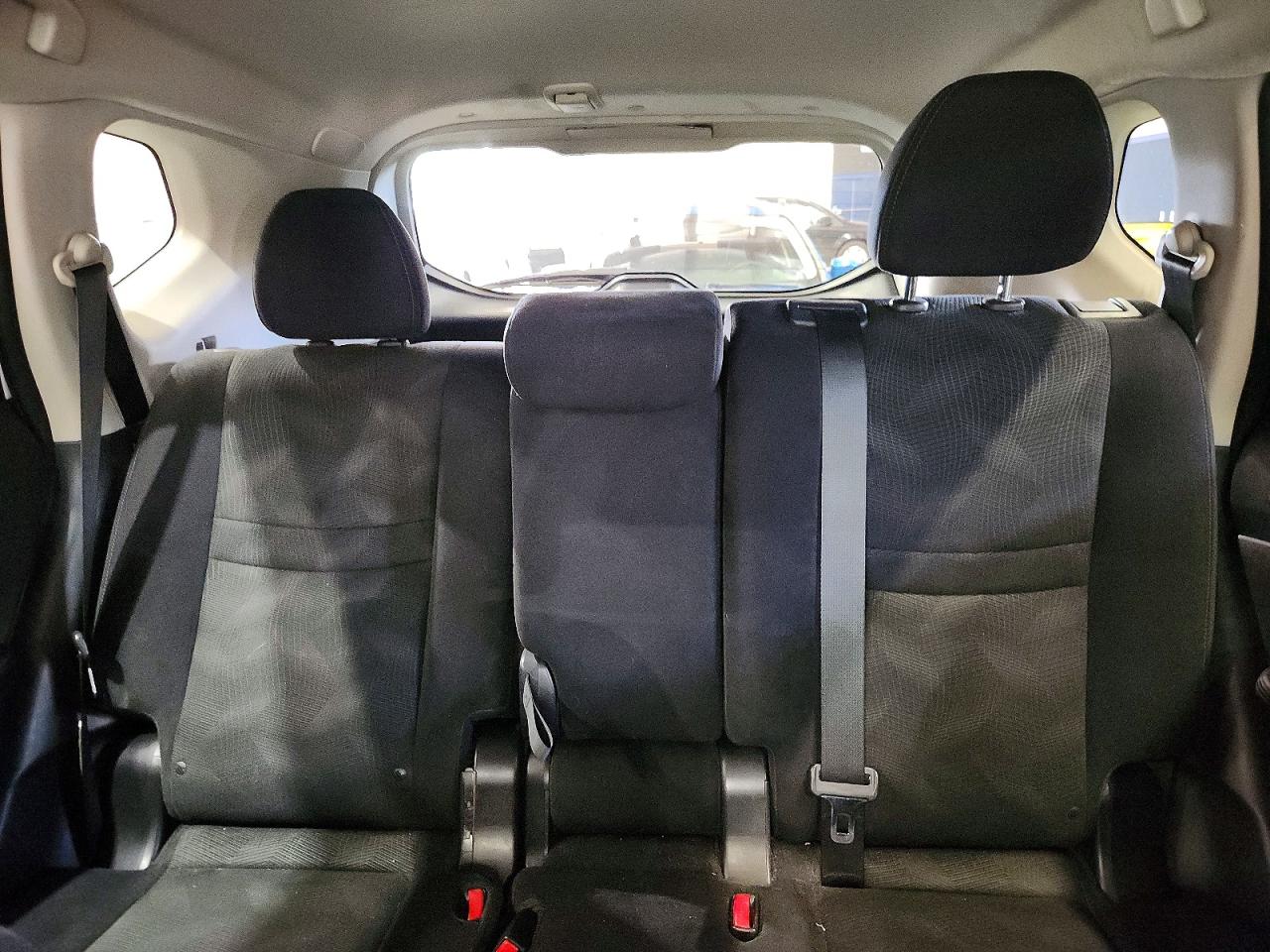 2014 Nissan Rogue Sv Белый vin: 5N1AT2MV4EC751729