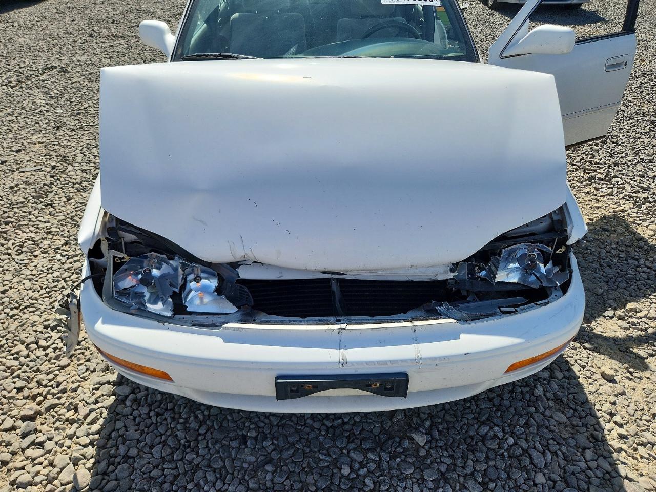1996 Toyota Camry Le White vin: JT2BG12KXT0346644