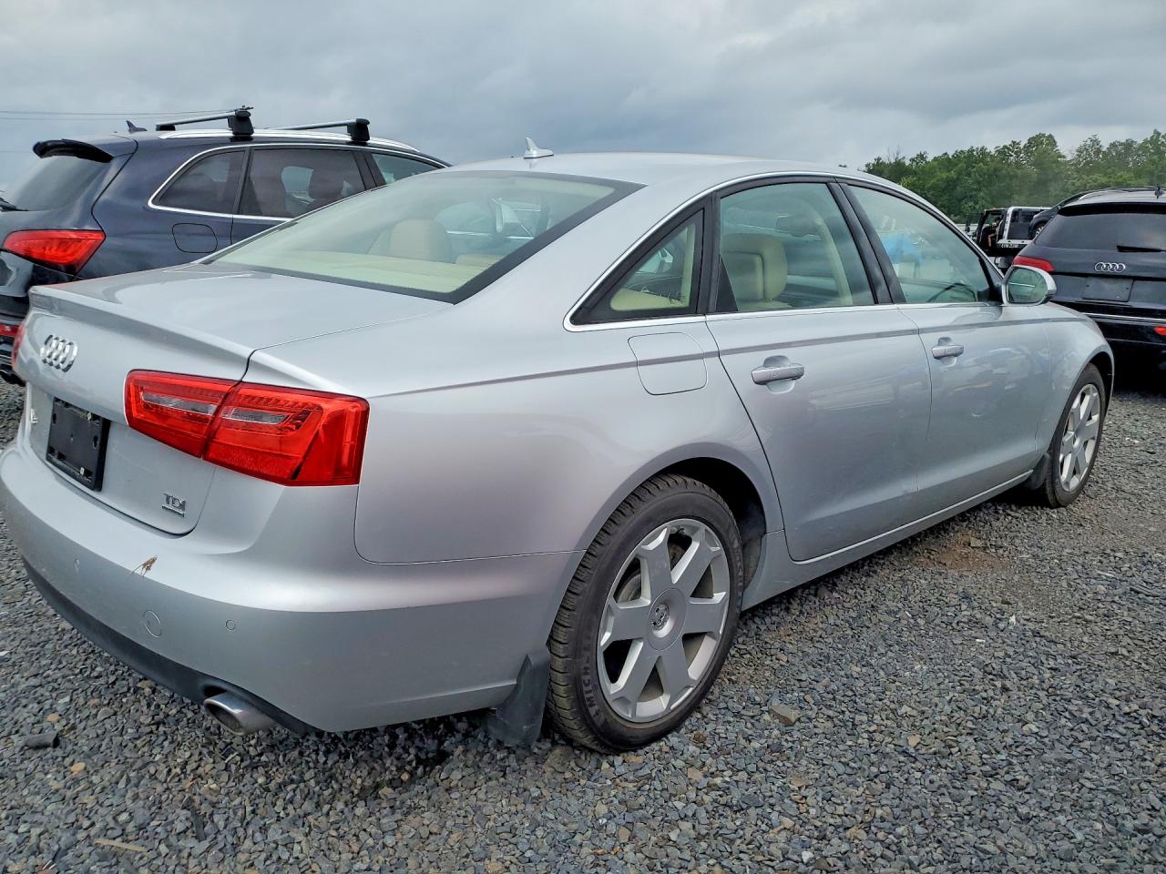 2014 Audi A6 Premium Plus Серебряный vin: WAUFMAFC5EN036165