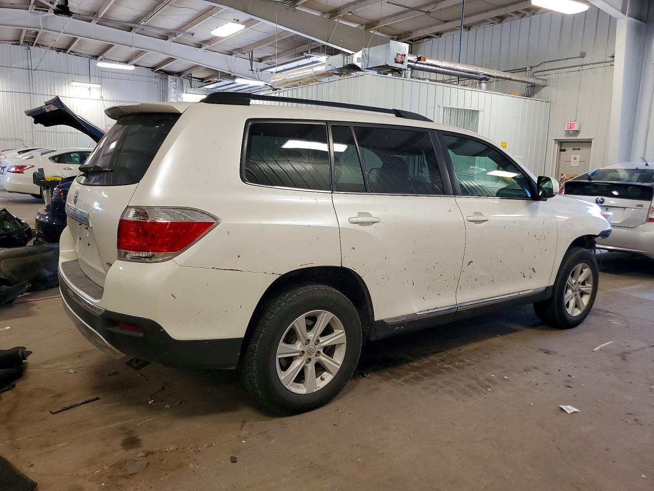 2013 Toyota Highlander Plus Белый vin: 5TDBK3EH6DS226405