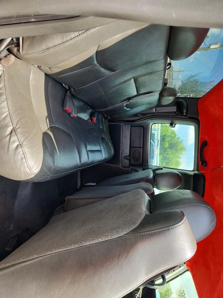 2006 Chevrolet Silverado C2500 Heavy Duty White vin: 1GCHC29U96E234631