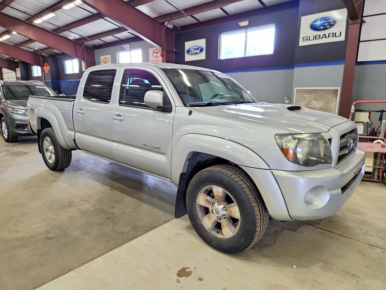2009 Toyota Tacoma Double Cab Long Bed Silver vin: 3TMMU52N99M015652