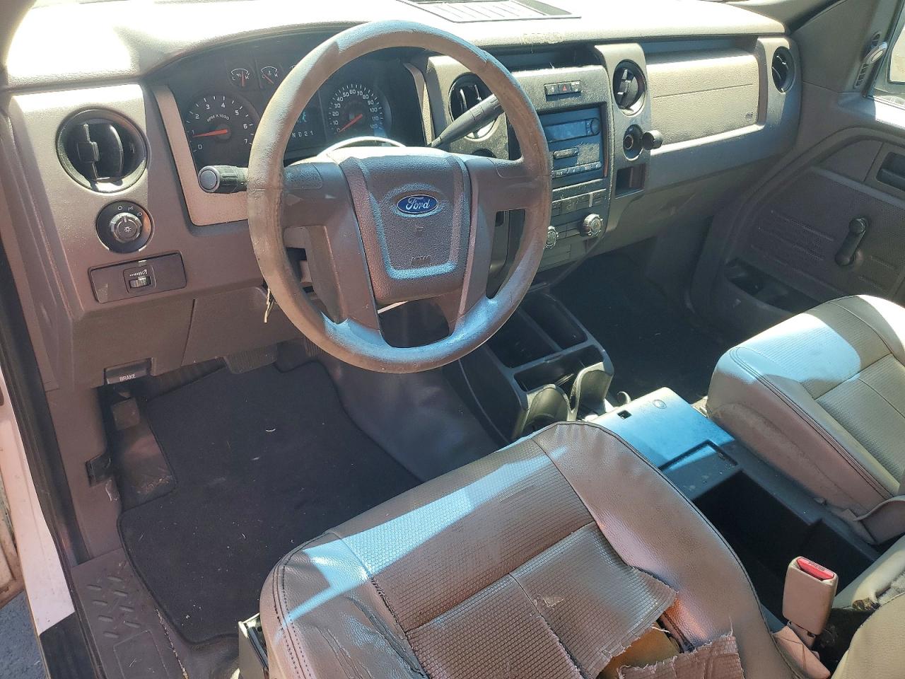 2010 Ford F150 White vin: 1FTMF1CW1AKE17137