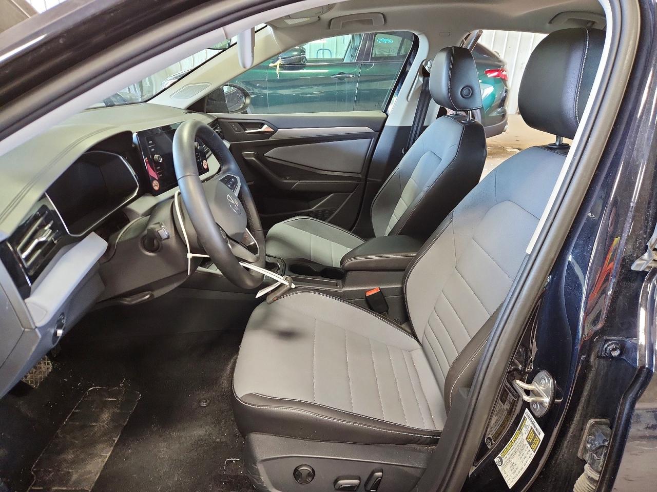 2025 Volkswagen Jetta Se Black vin: 3VW7X7BU1SM084765