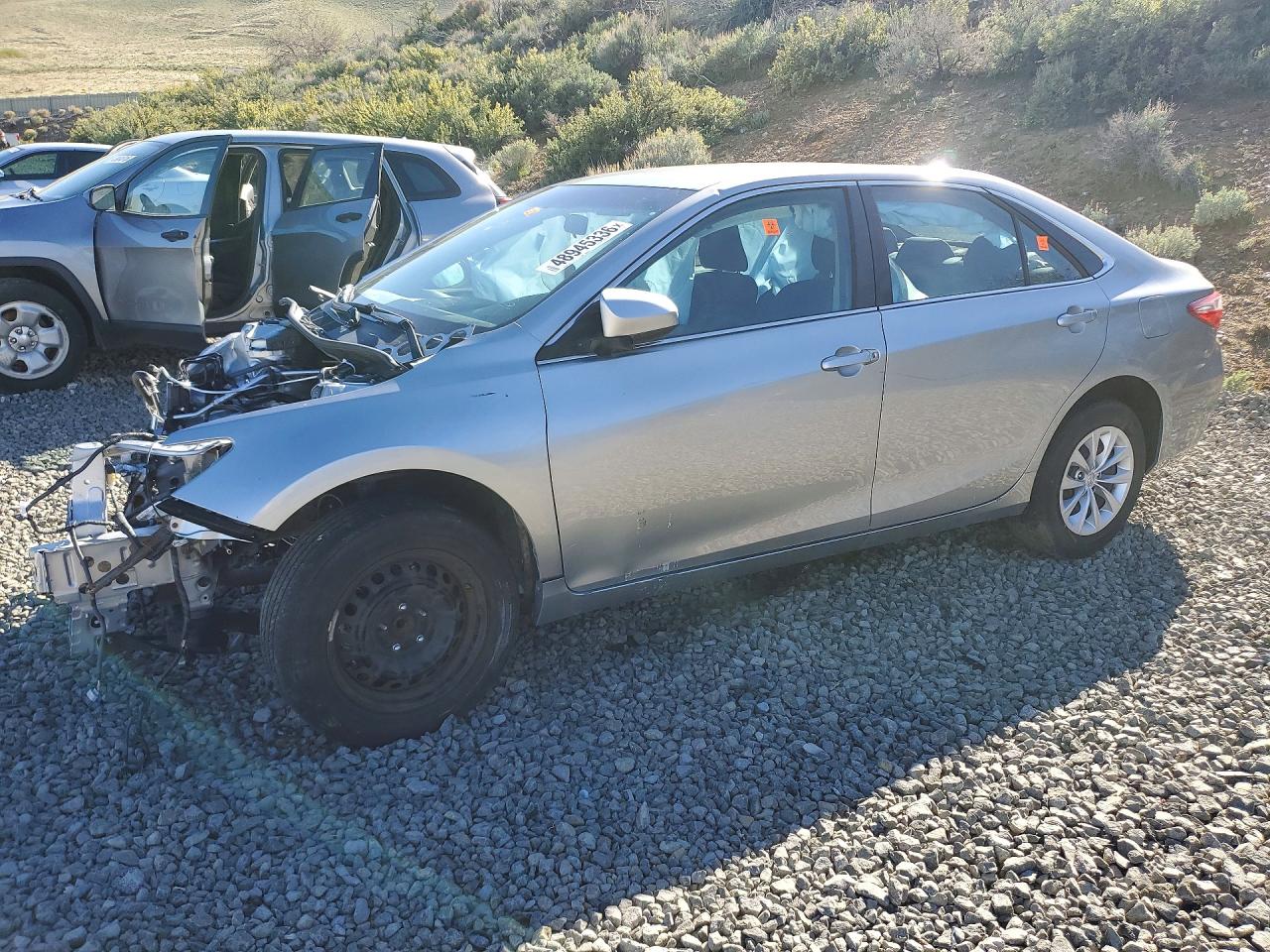 2015 Toyota Carmy Silver vin: 4T4BF1FK8FR449189