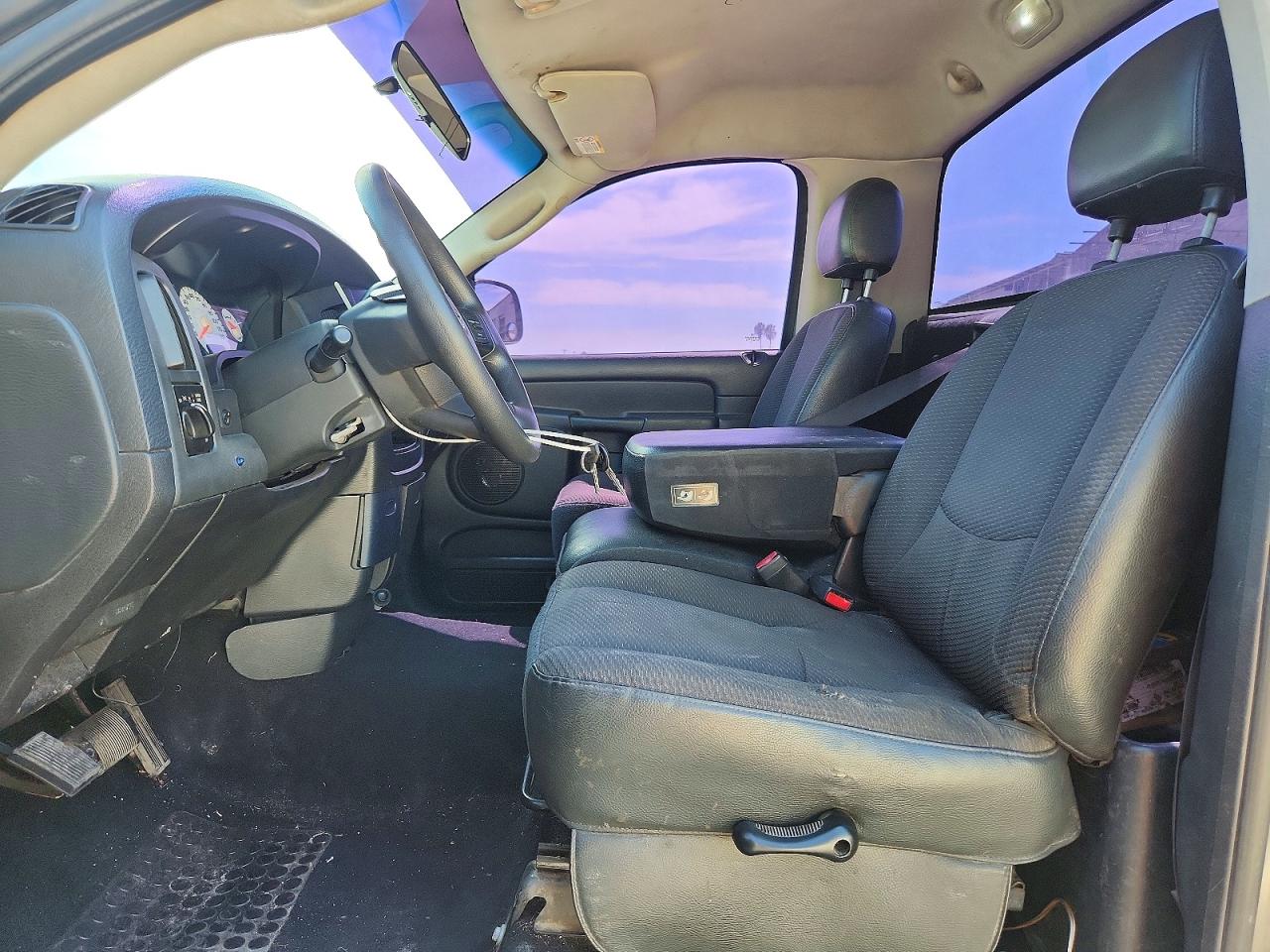 2005 Dodge Ram 1500 St Серый vin: 1D7HA16N45J628191