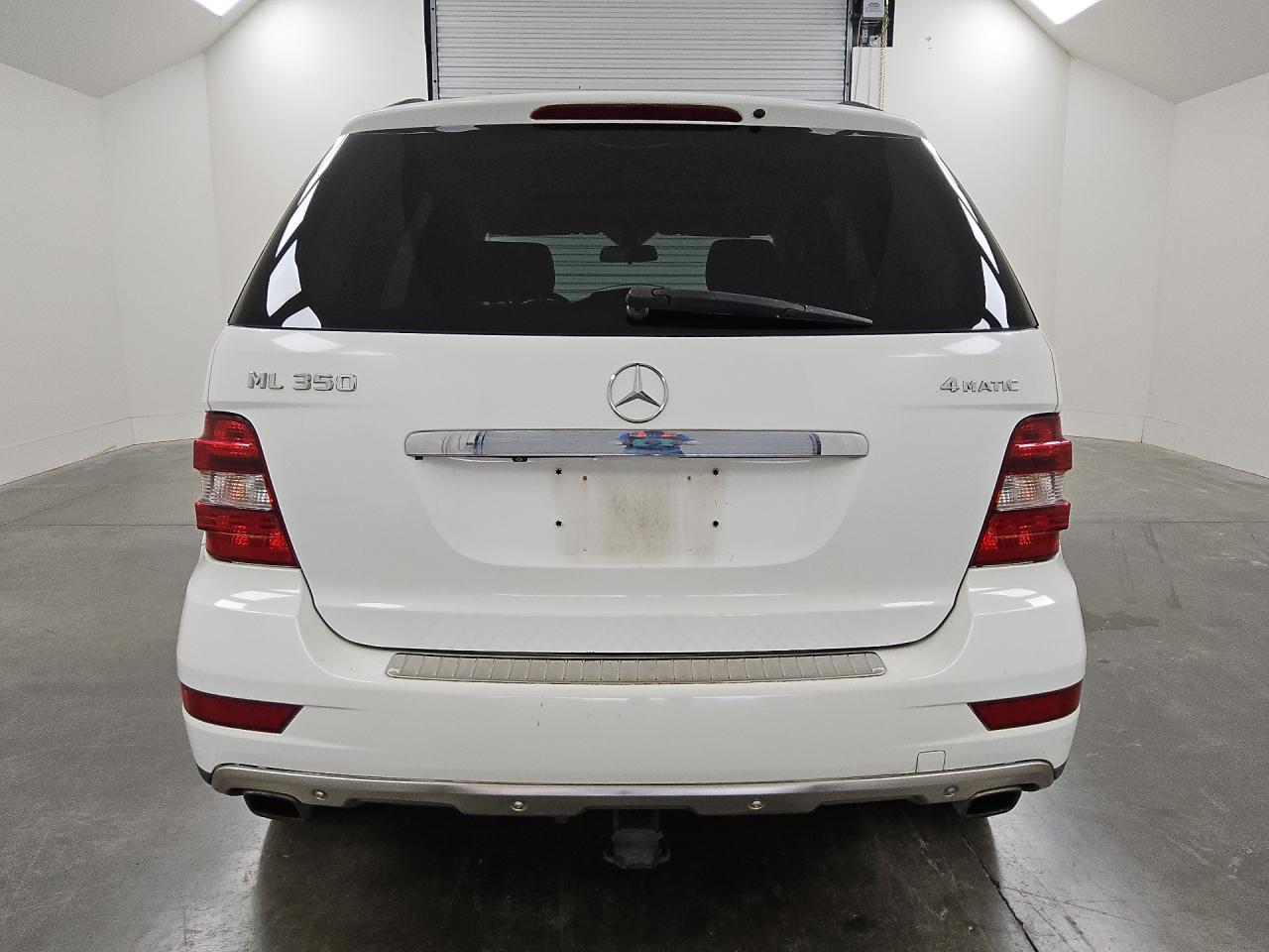2009 Mercedes-benz Ml 350 White vin: 4JGBB86E99A515148 Damage: Rear Bumper, Heavy Scratch, 2 To 3 Inches