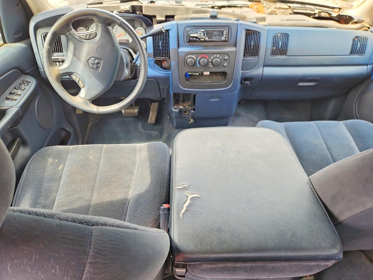 2002 Dodge Ram 1500 Silver vin: 3D7HA18N22G117735