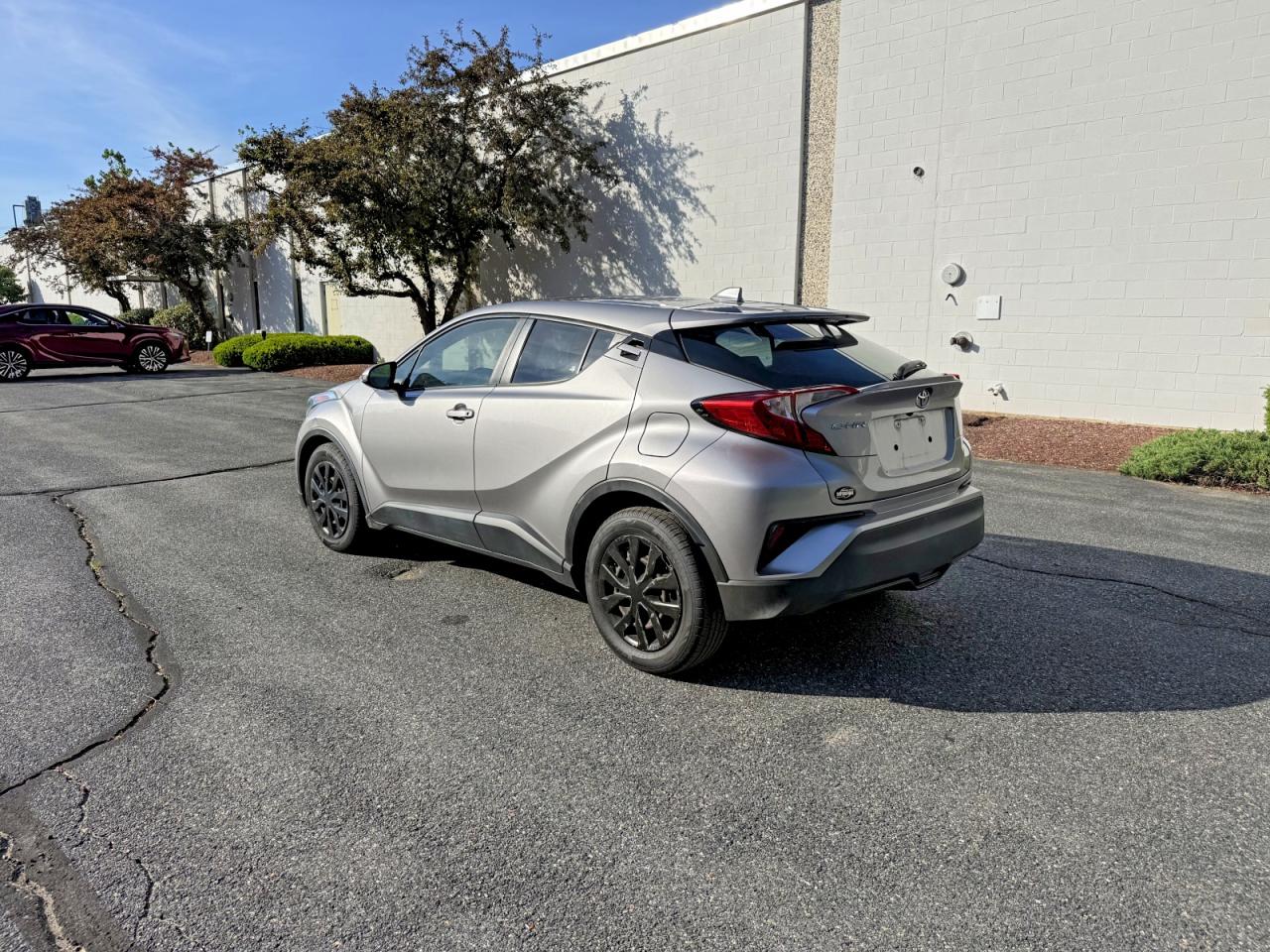 2019 Toyota C-hr Le Silver vin: NMTKHMBXXKR067772
