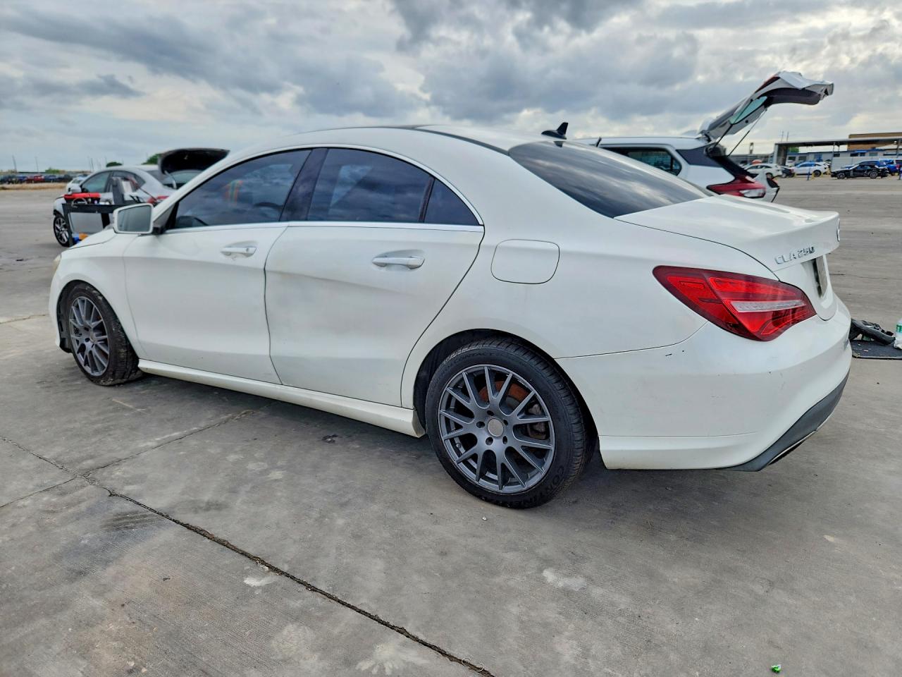 2018 Mercedes-benz Cla 250 4matic White vin: WDDSJ4GB8JN593251