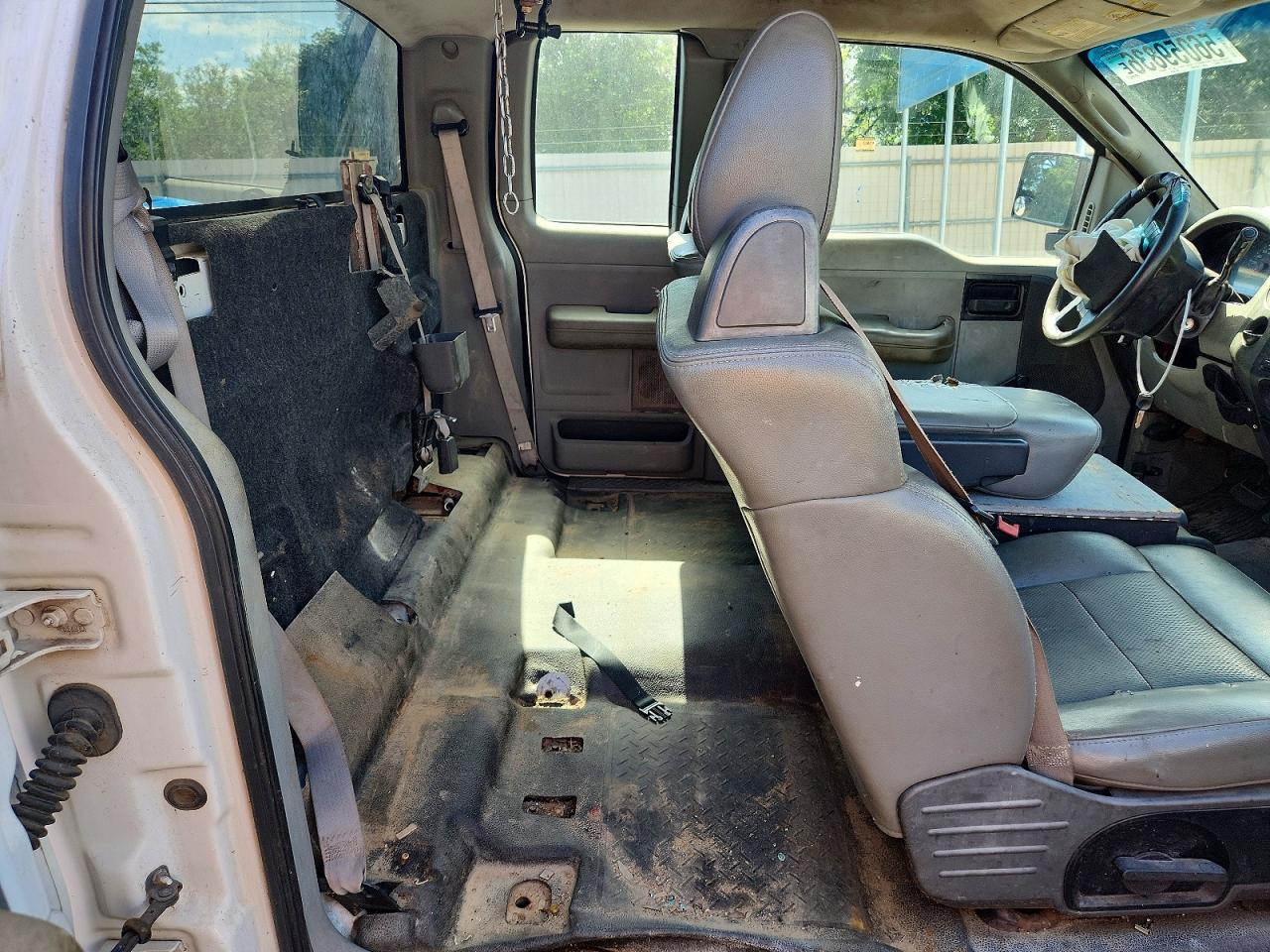 2006 Ford F150 White vin: 1FTPX12V86NB56761