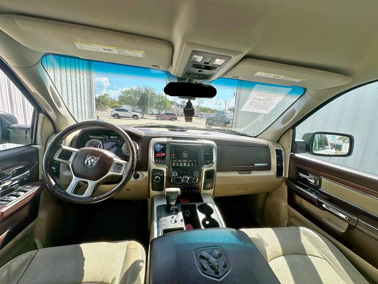 2013 Ram 1500 Laramie Белый vin: 1C6RR7JT9DS506197