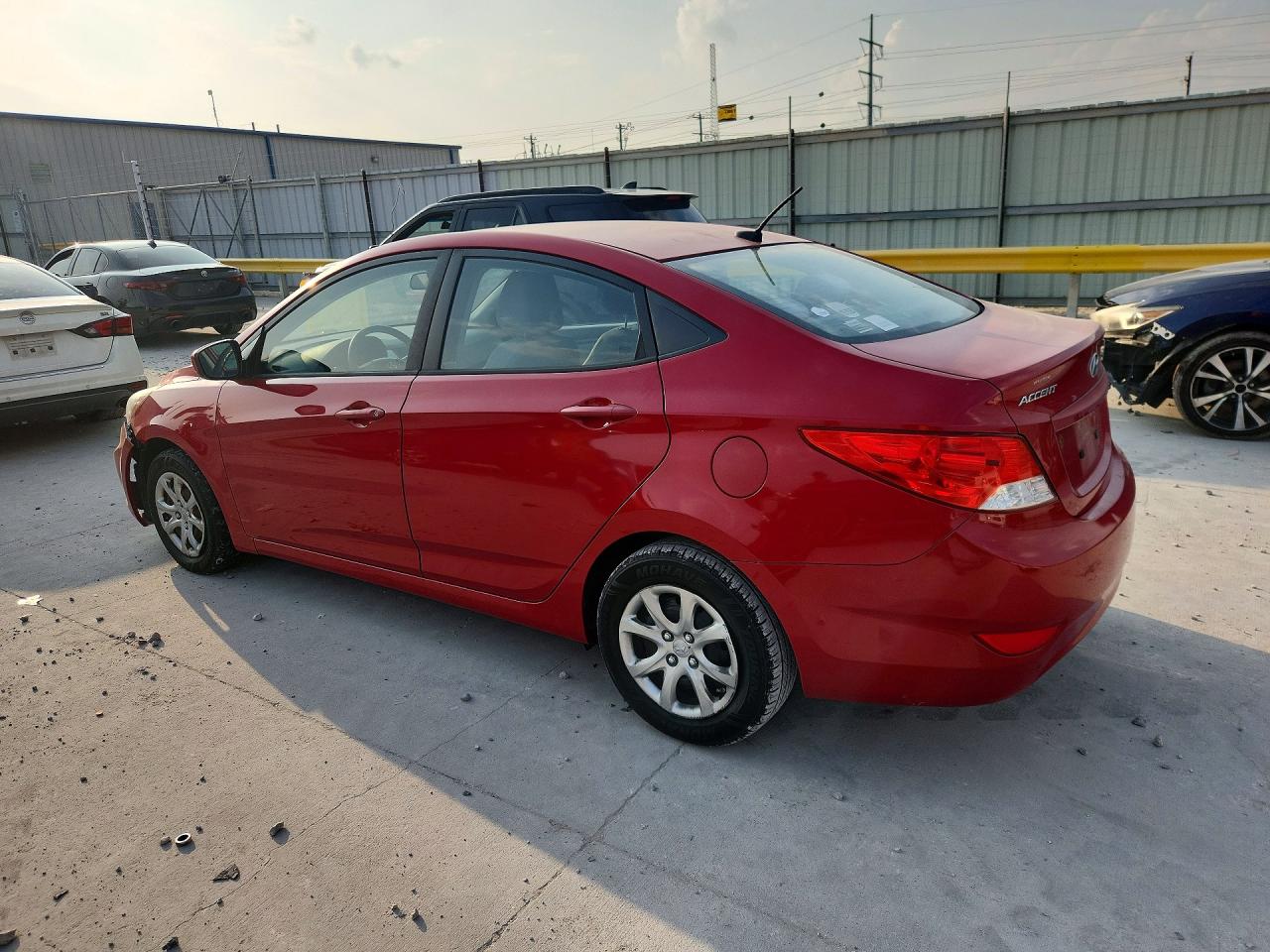 2013 Hyundai Accent Gls Red vin: KMHCT4AE0DU375631