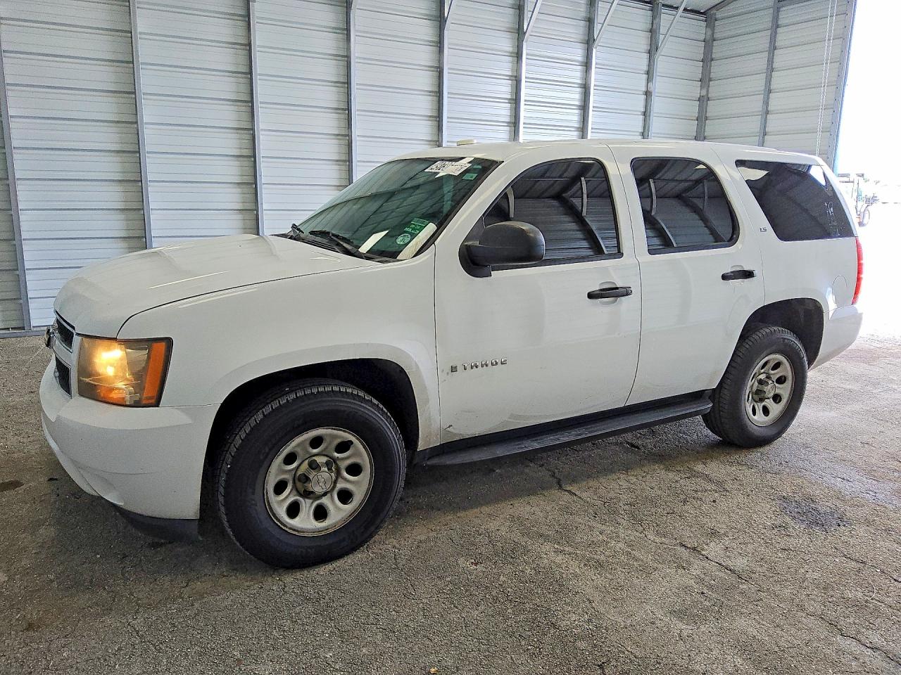 2009 Chevrolet Tahoe K1500 Ls White vin: 1GNFK13089R158155