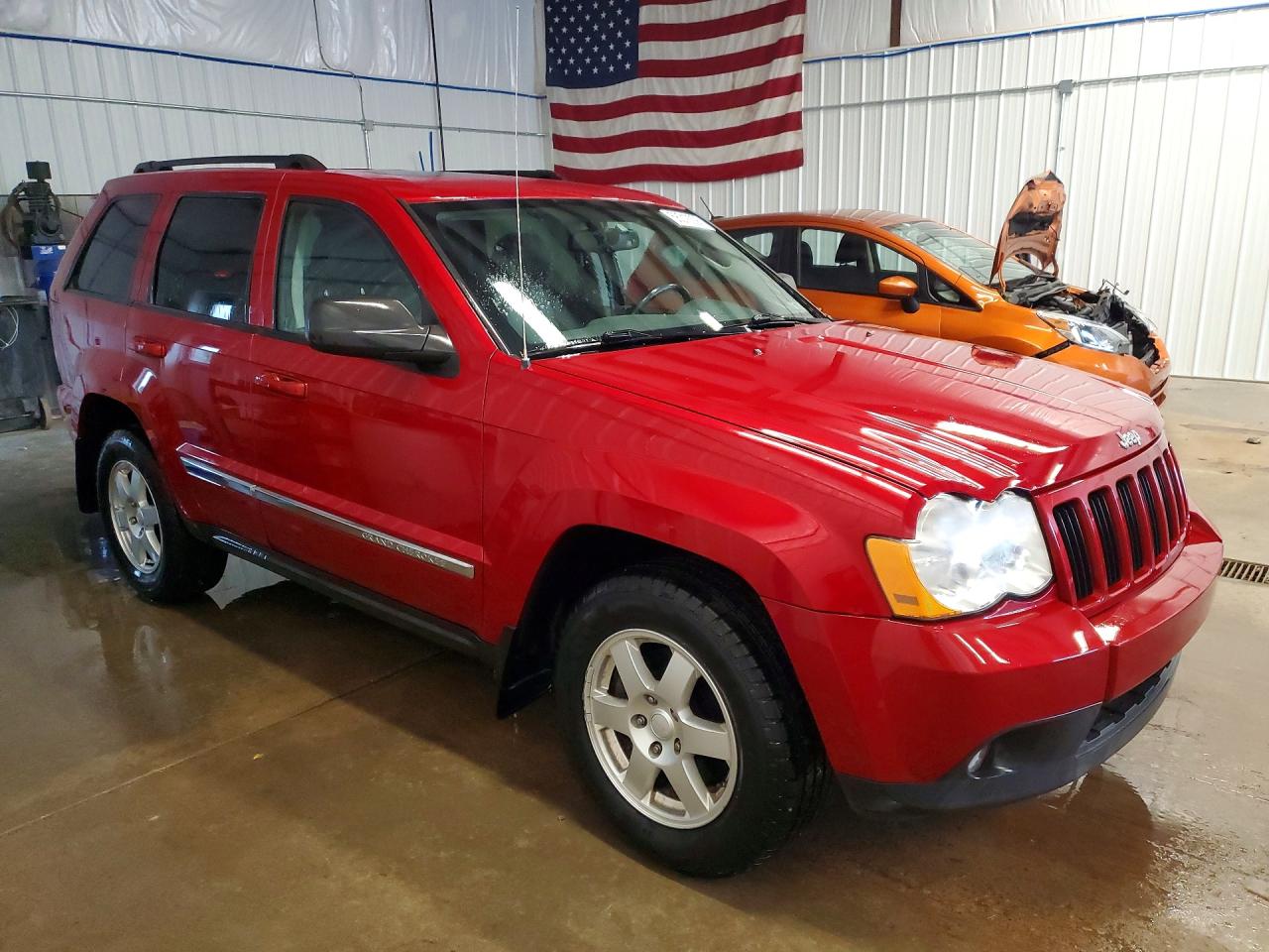 2010 Jeep Grand Cherokee Laredo Red vin: 1J4PR4GK6AC149669