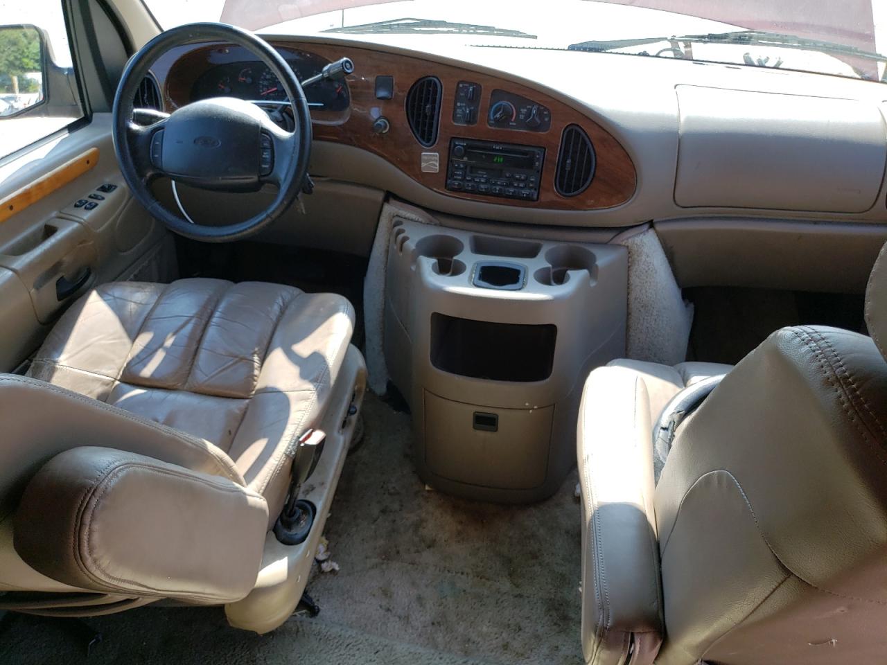 2001 Ford Econoline E150 Van Red vin: 1FDRE14W01HA25010