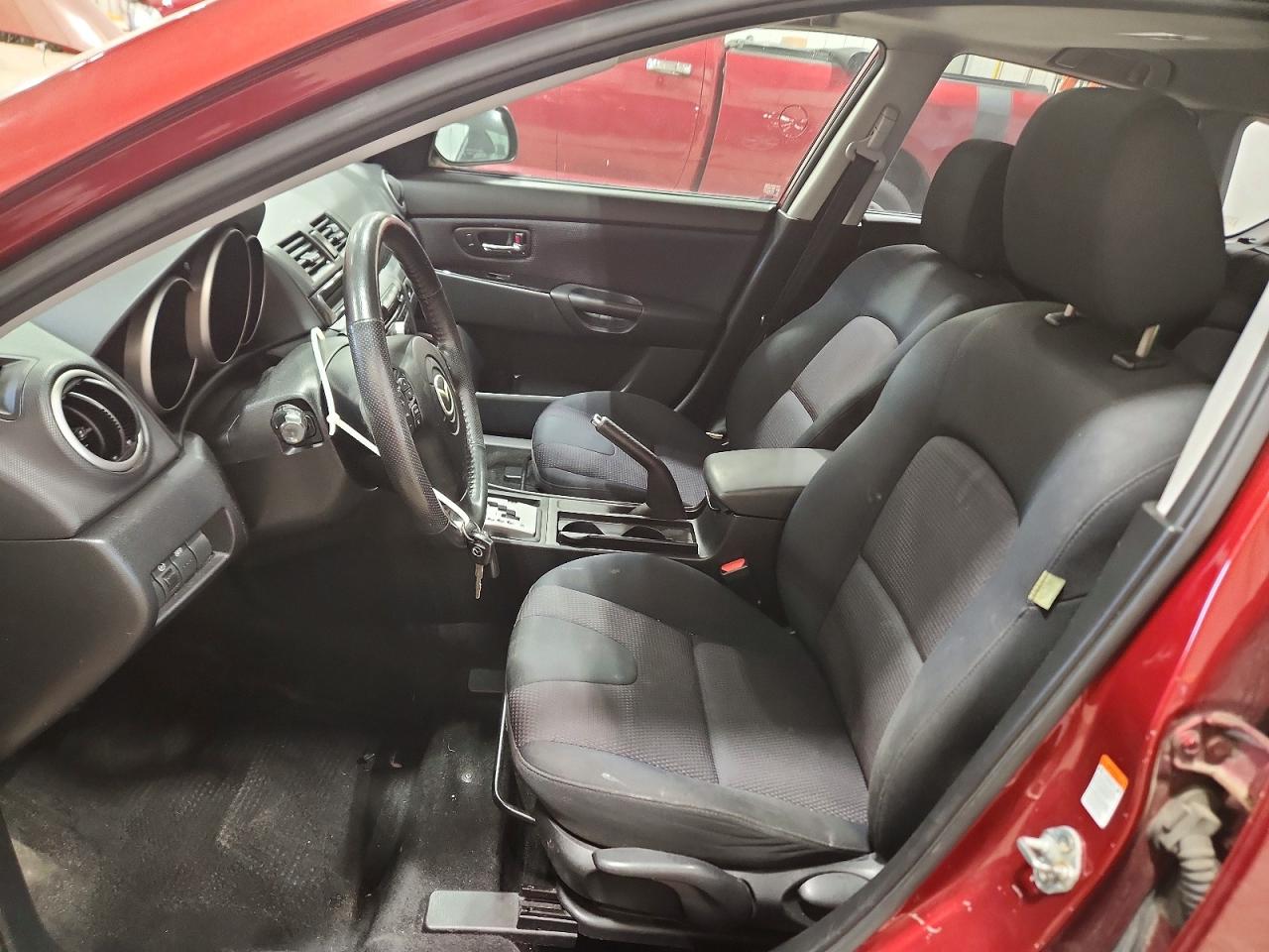 2008 Mazda 3 Hatchback Red vin: JM1BK343381119286