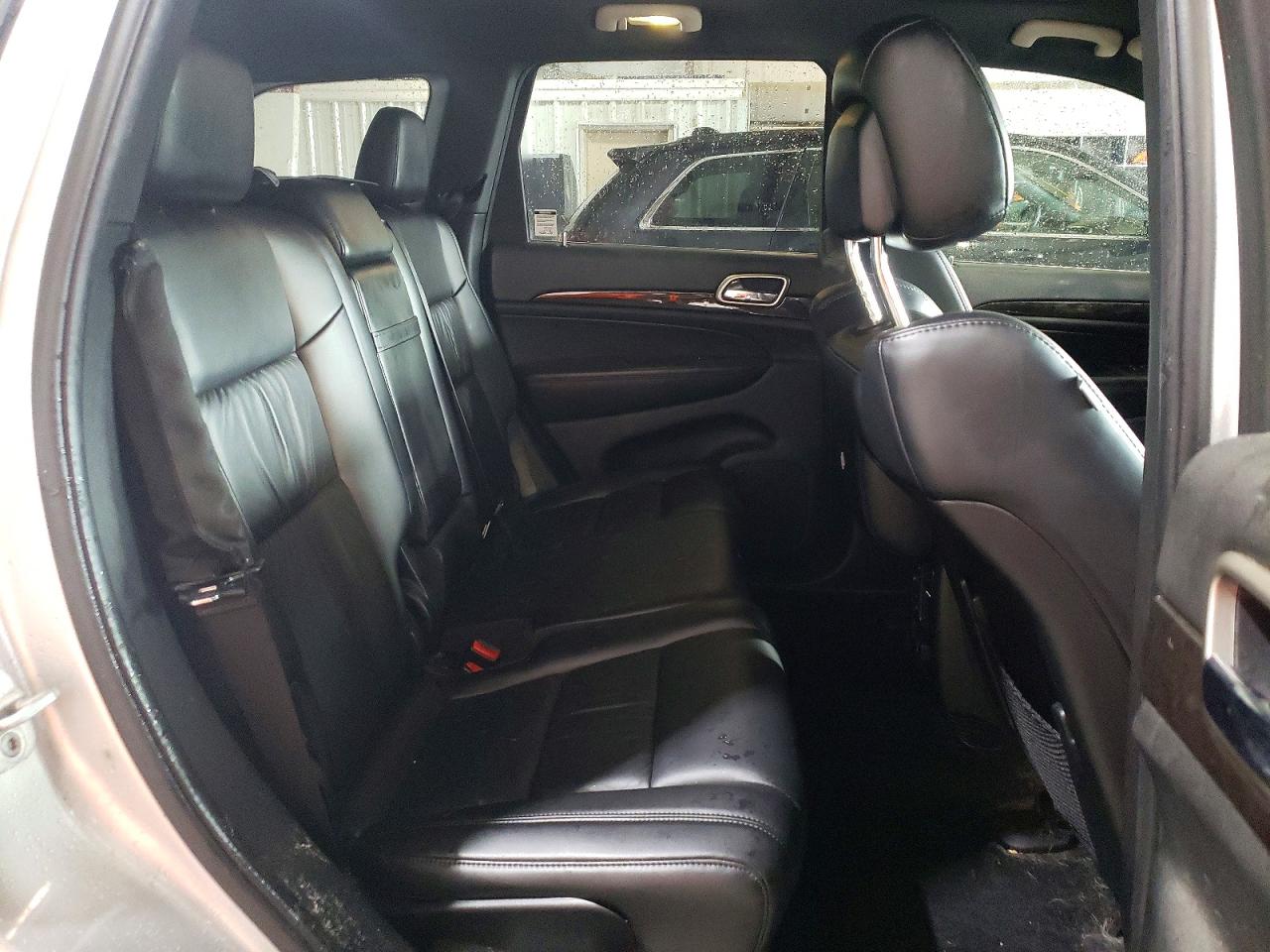 2011 Jeep Grand Cherokee Laredo Серебряный vin: 1J4RR4GG2BC543157