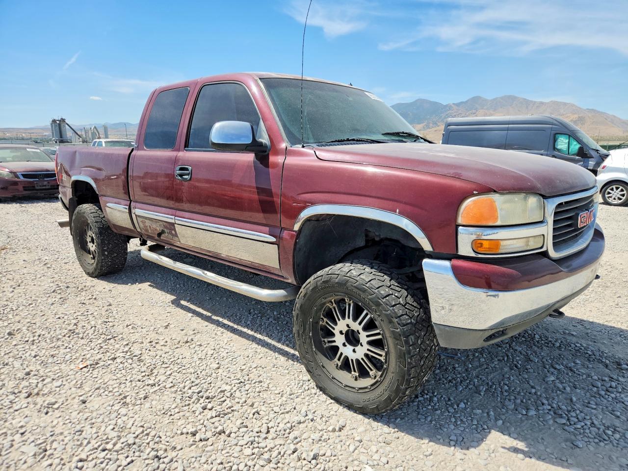2001 Gmc New Sierra K1500 Burgundy vin: 1GTEK19T01E161634
