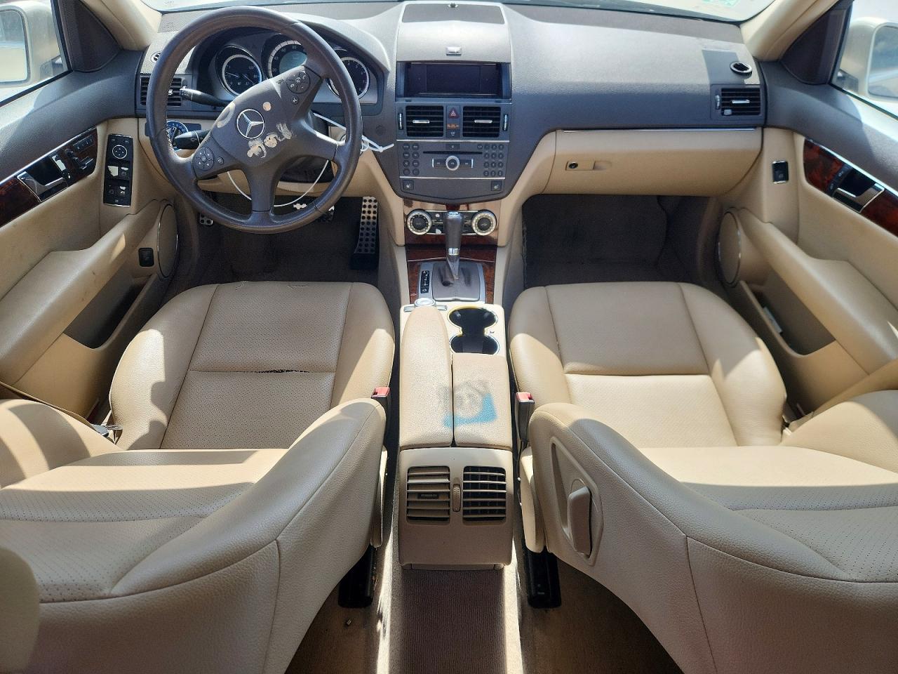 2010 Mercedes-benz C 300 Tan vin: WDDGF5EB6AR107190