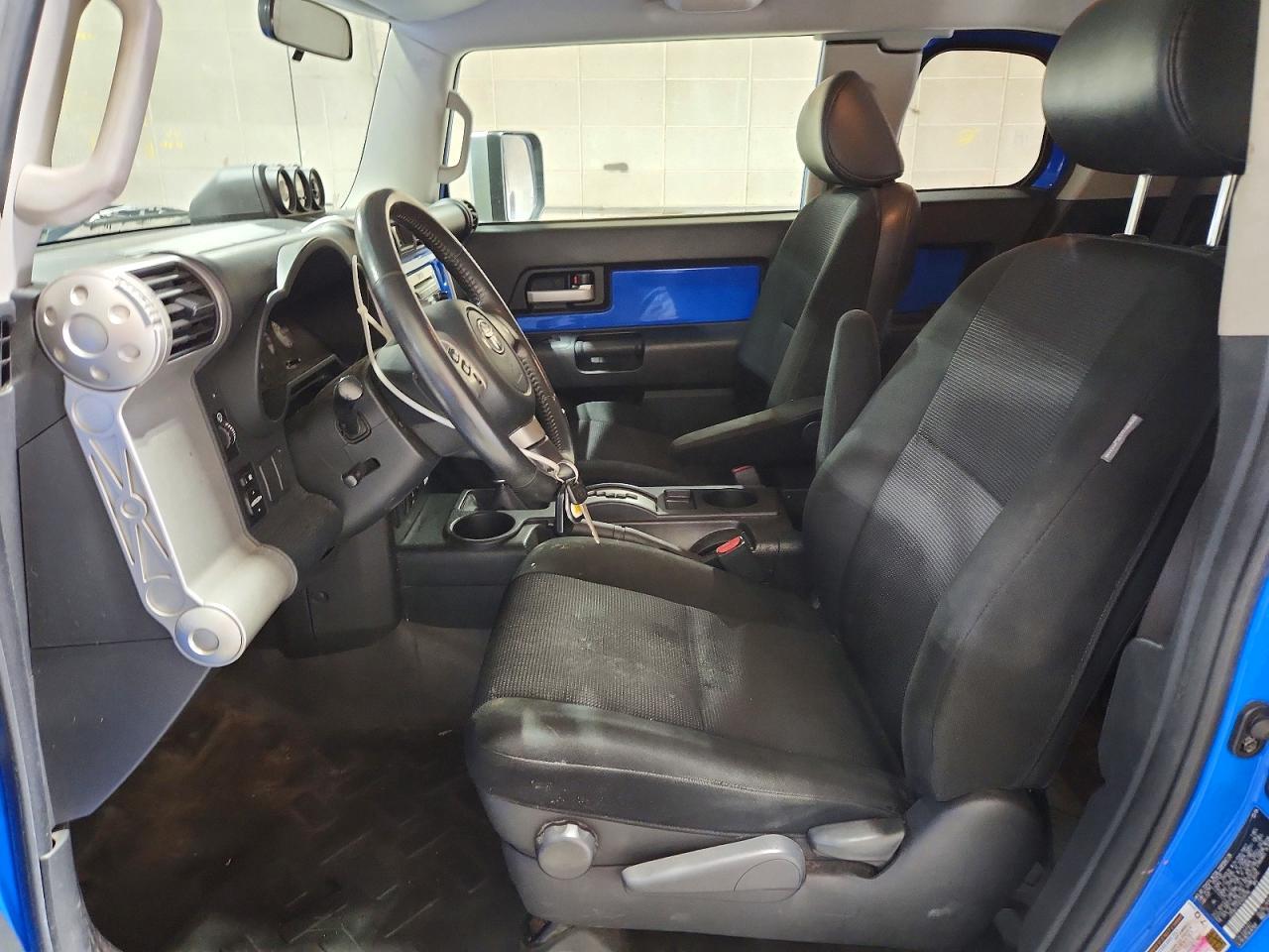 2007 Toyota Fj Cruiser Base Синий vin: JTEBU11F470009795