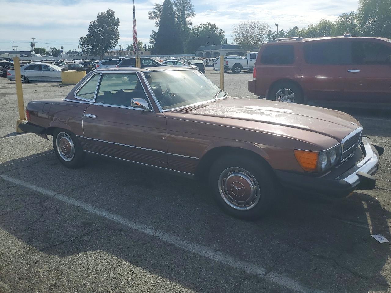 1977 Mercedes Benz 450 Коричневый vin: 10704412035605