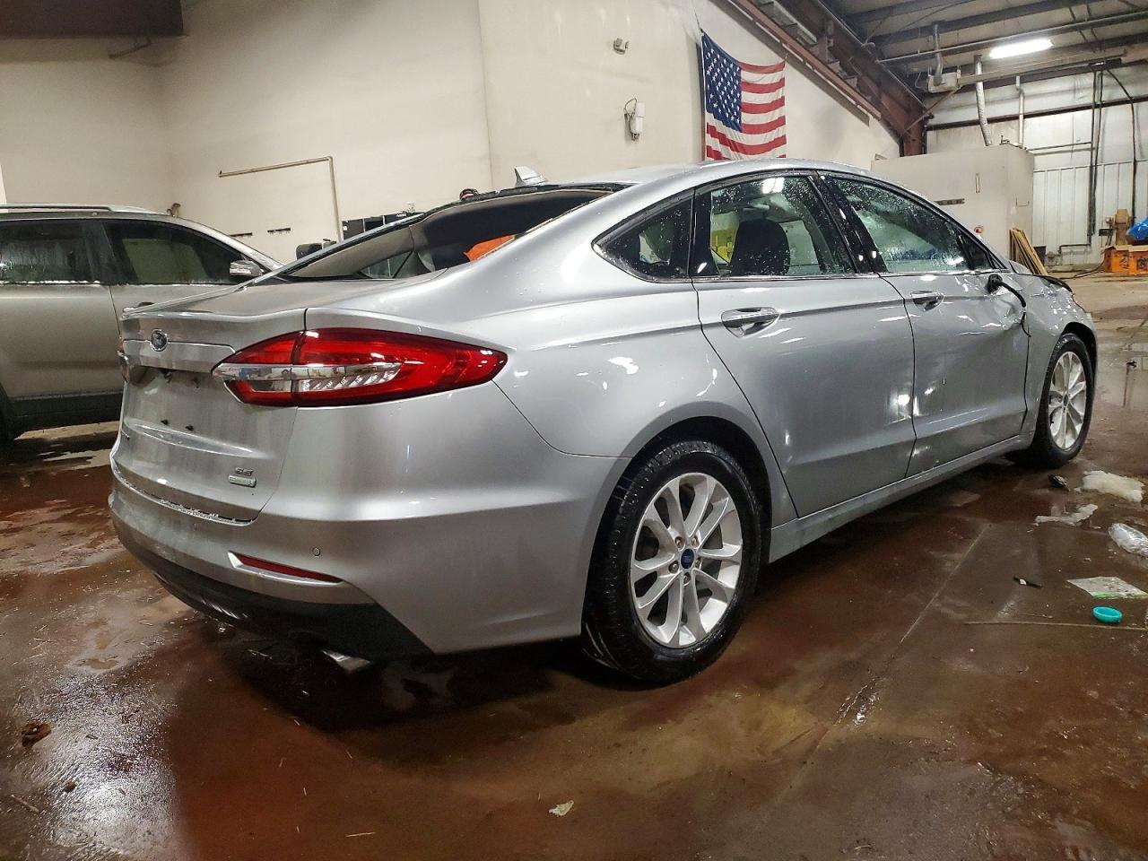 2020 Ford Fusion Se Red vin: 3FA6P0HDXLR107631