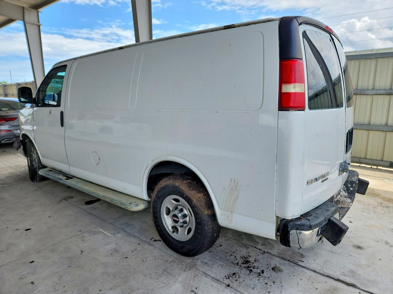 2014 Gmc Savana G2500 White vin: 1GTW7FCA5E1912279