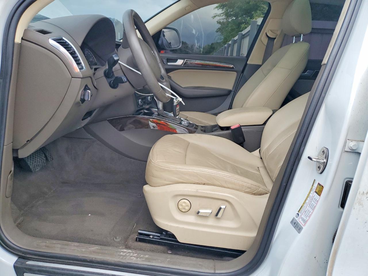 2014 Audi Q5 Premium Plus Белый vin: WA1LFAFP4EA131031